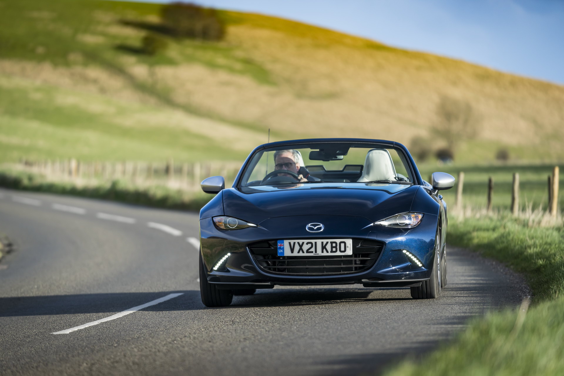 Download 2021 Mazda MX-5 Sport Venture - Front HD Wallpaper 1920x1280 #66