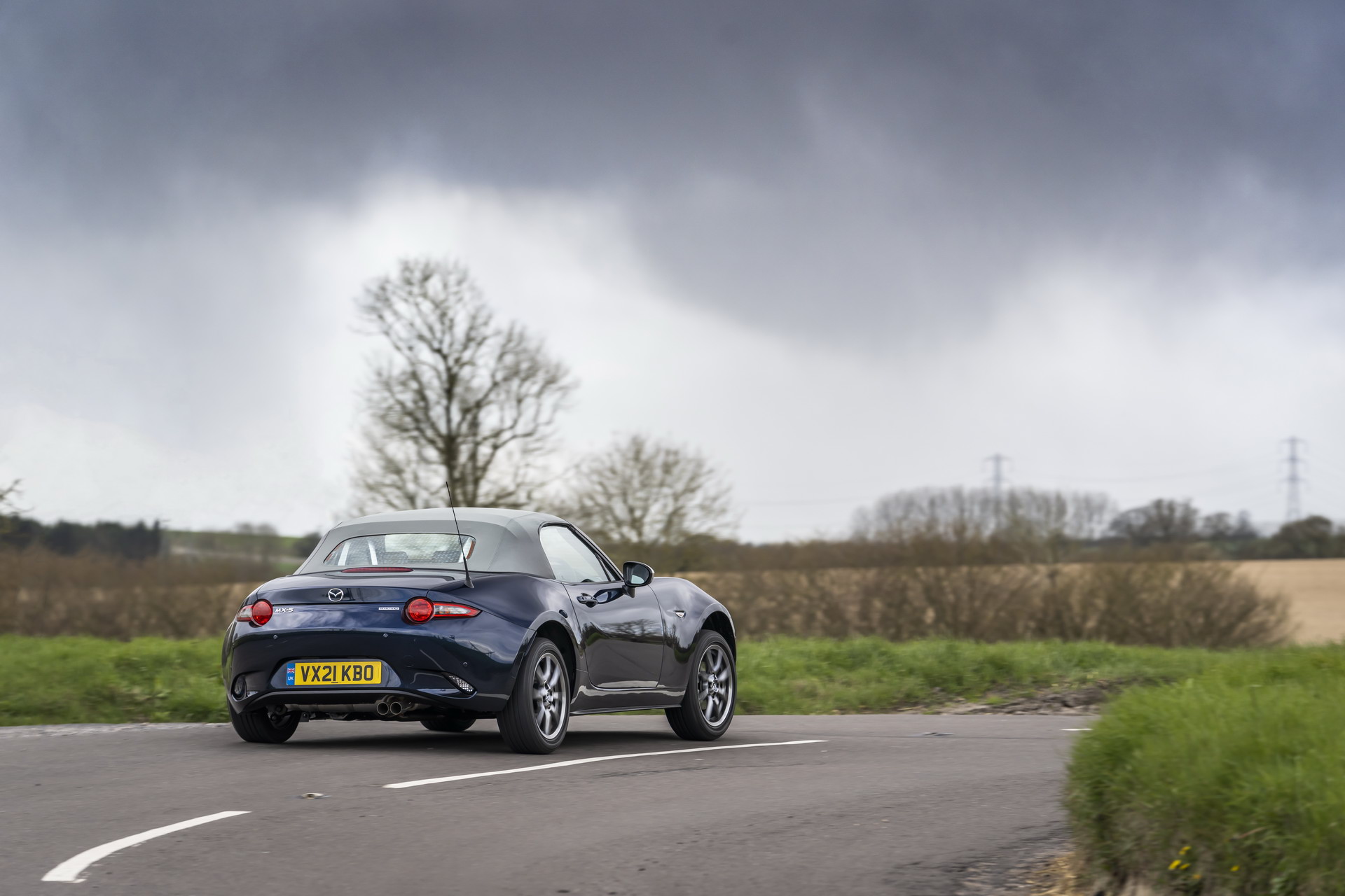 Download 2021 Mazda MX-5 Sport Venture - Rear Three-Quarter HD Wallpaper 1920x1280 #16