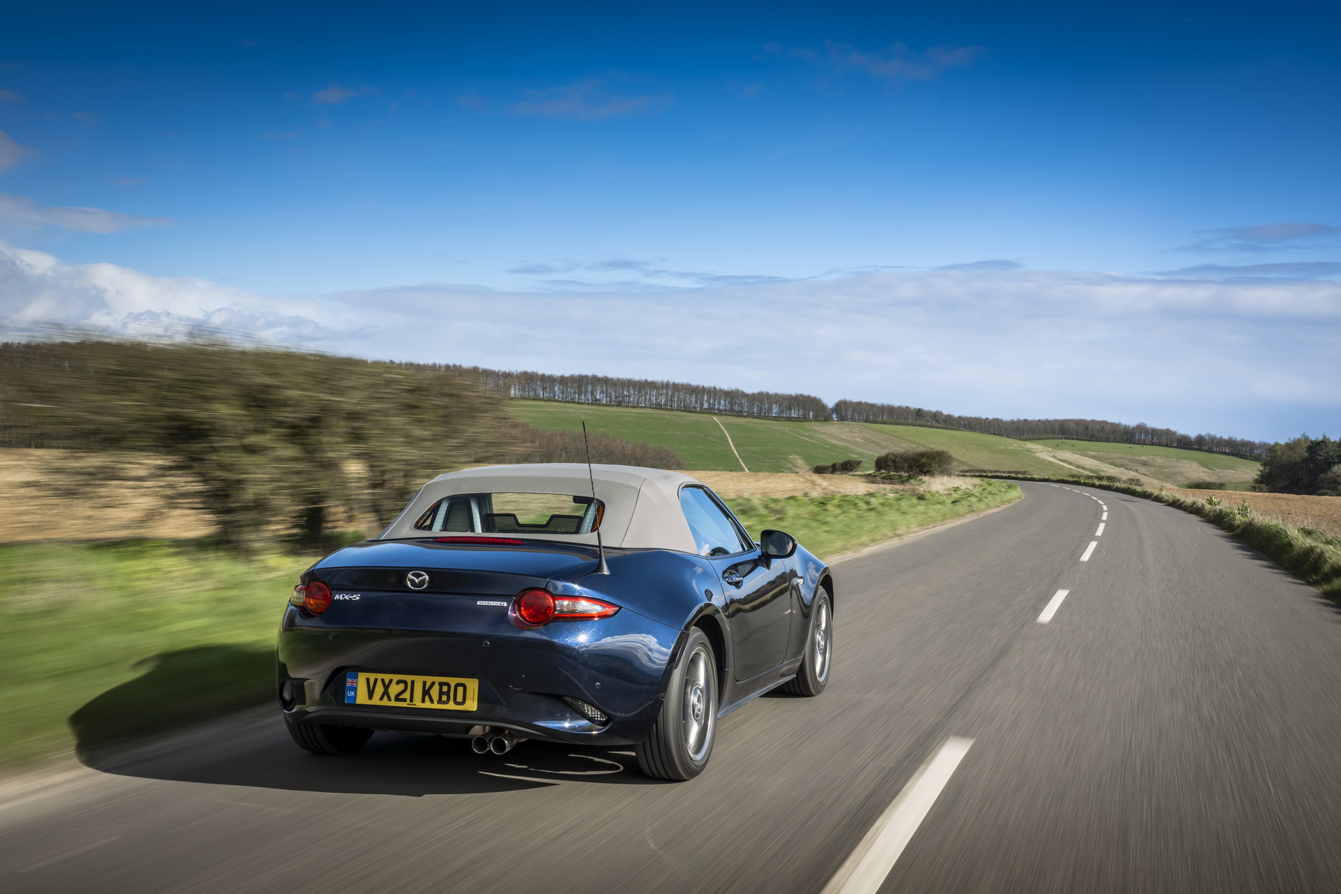 Download 2021 Mazda MX-5 Sport Venture - Rear Three-Quarter HD Wallpaper 1920x1280 #32