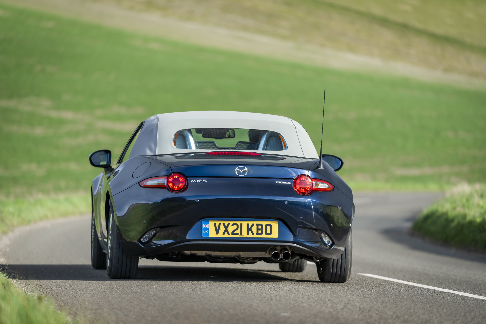 Download 2021 Mazda MX-5 Sport Venture - Rear HD Wallpaper 1920x1280 #49