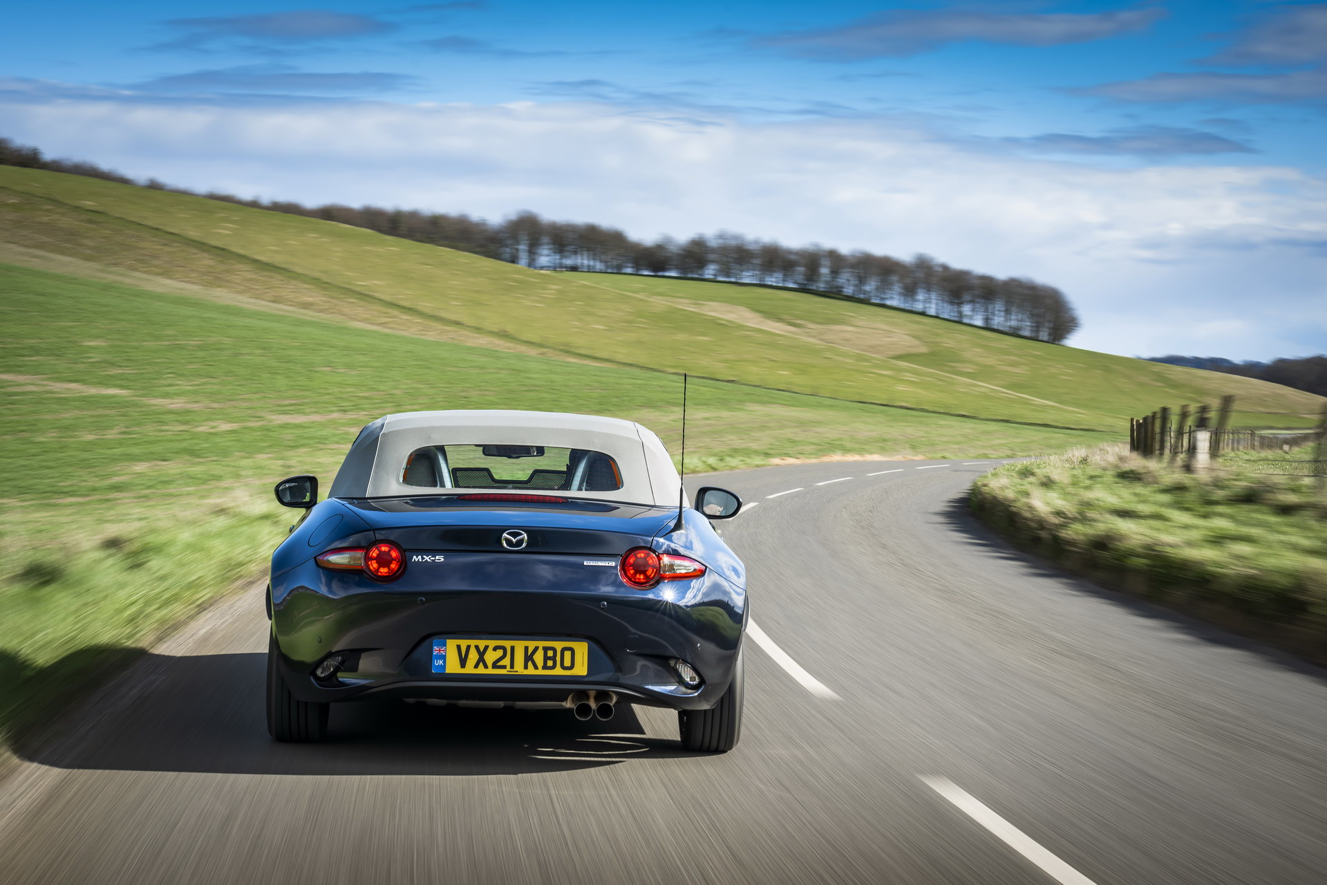 Download 2021 Mazda MX-5 Sport Venture - Rear HD Wallpaper 1920x1280 #33