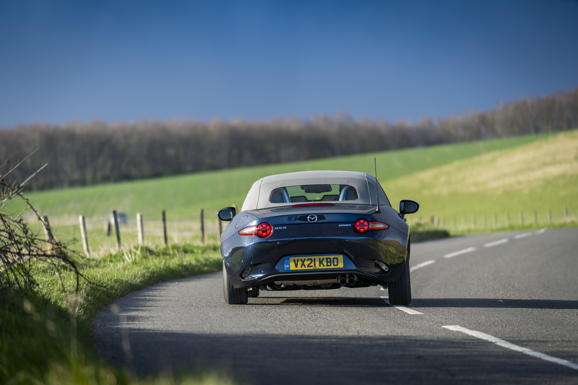 Download 2021 Mazda MX-5 Sport Venture - Rear HD Wallpaper 1920x1280 #68