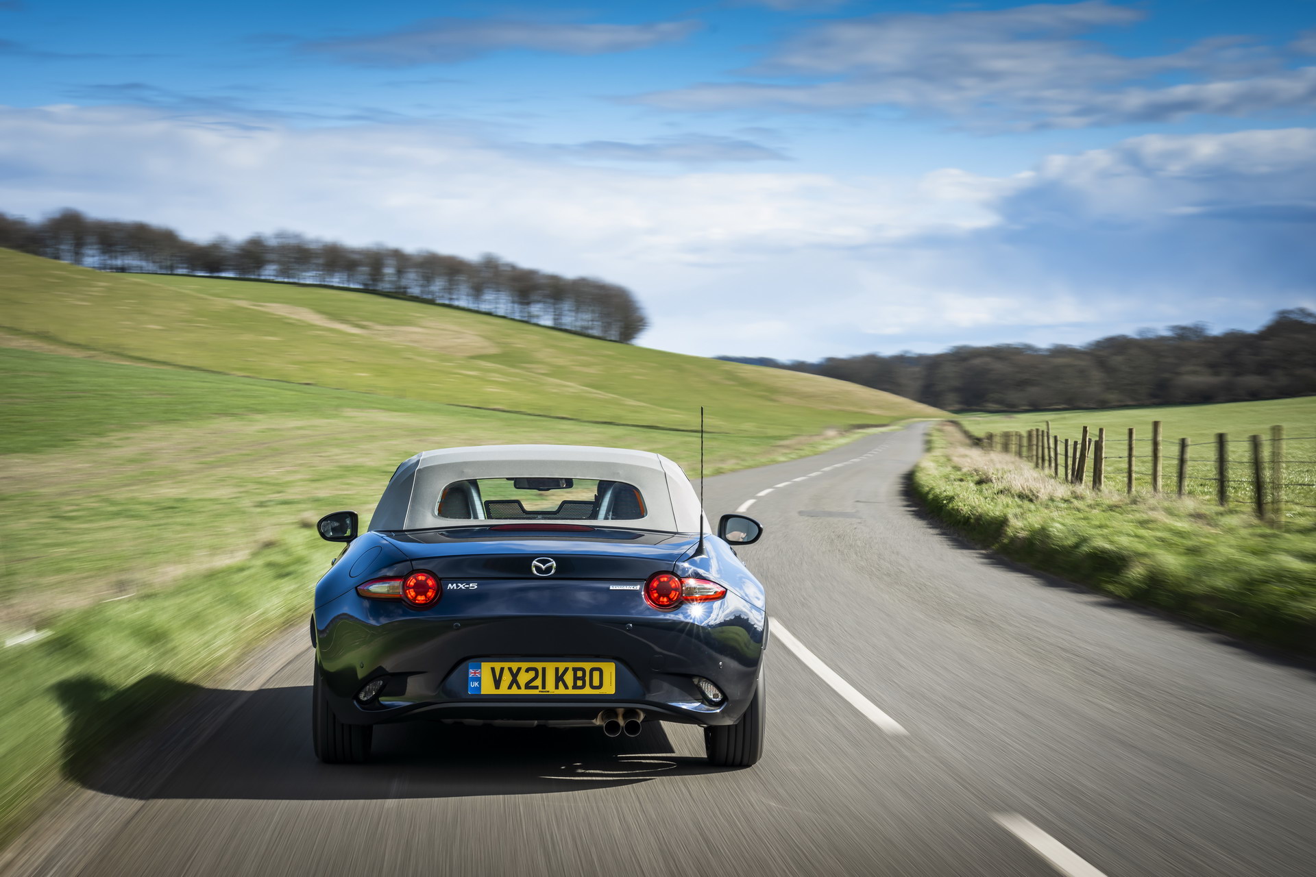 Download 2021 Mazda MX-5 Sport Venture - Rear HD Wallpaper 1920x1280 #34