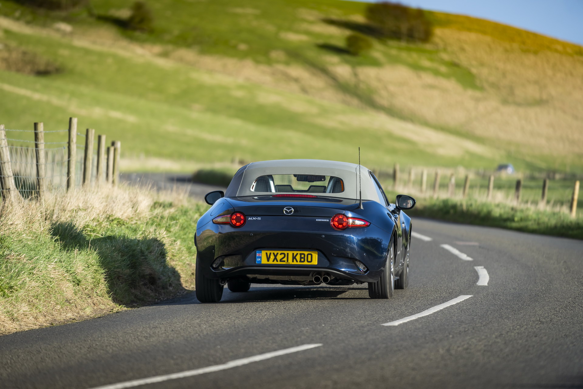 Download 2021 Mazda MX-5 Sport Venture - Rear HD Wallpaper 1920x1280 #57