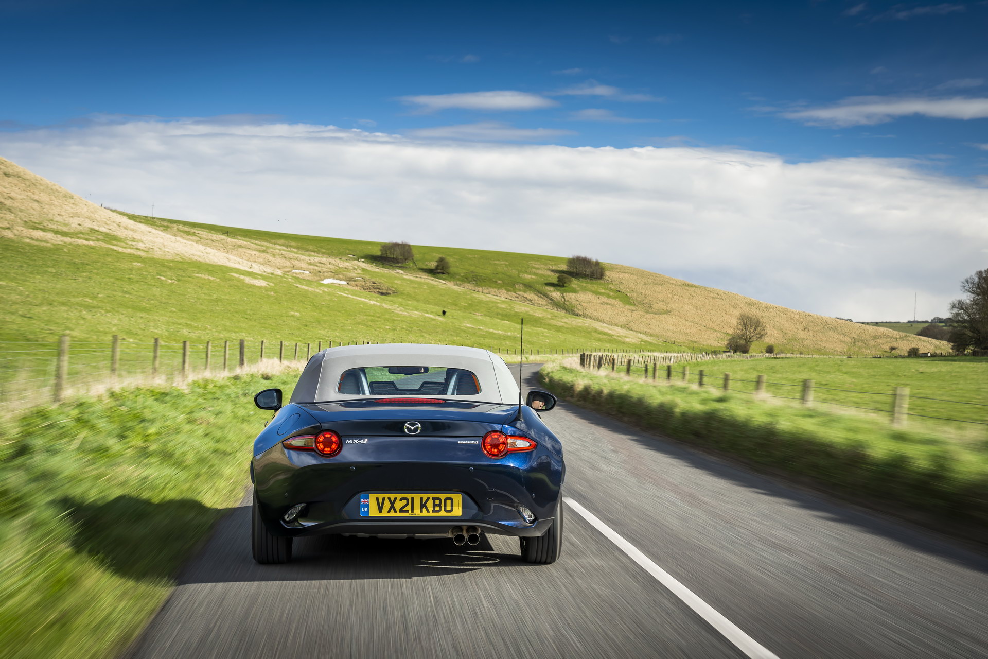 Download 2021 Mazda MX-5 Sport Venture - Rear HD Wallpaper 1920x1280 #35