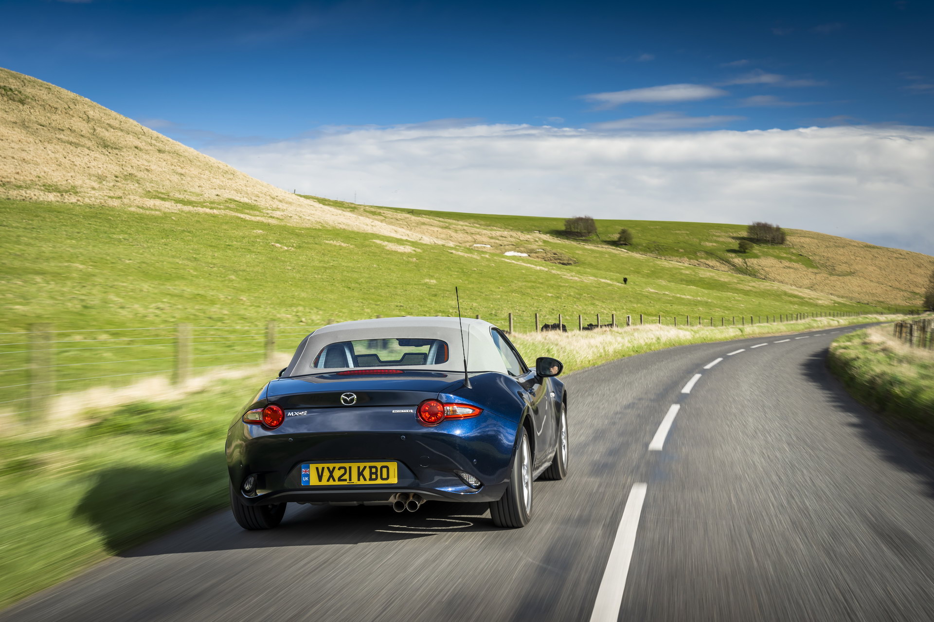 Download 2021 Mazda MX-5 Sport Venture - Rear HD Wallpaper 1920x1280 #36