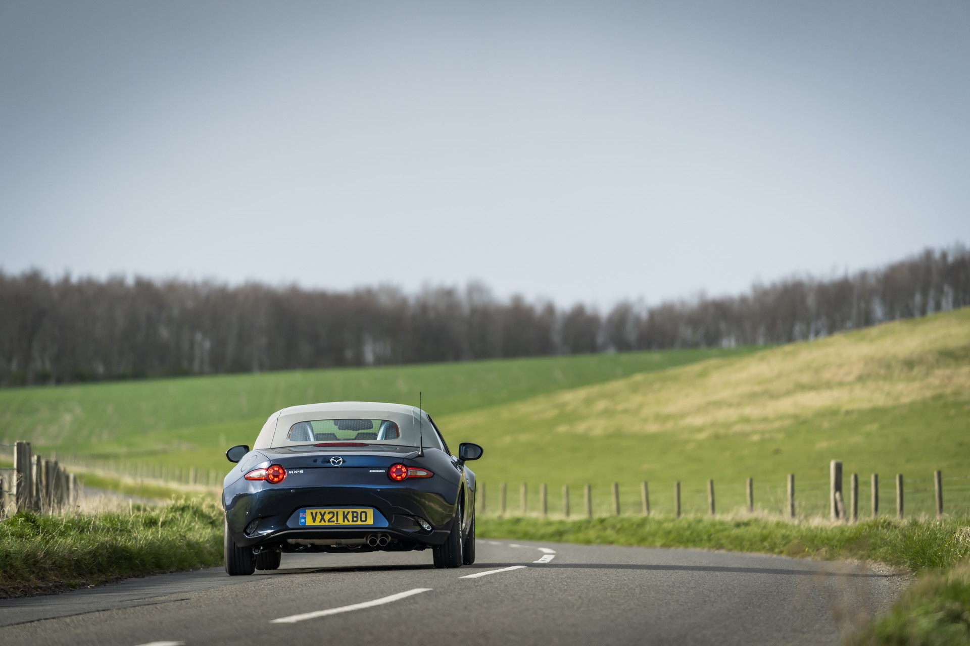 Download 2021 Mazda MX-5 Sport Venture - Rear HD Wallpaper 1920x1280 #91