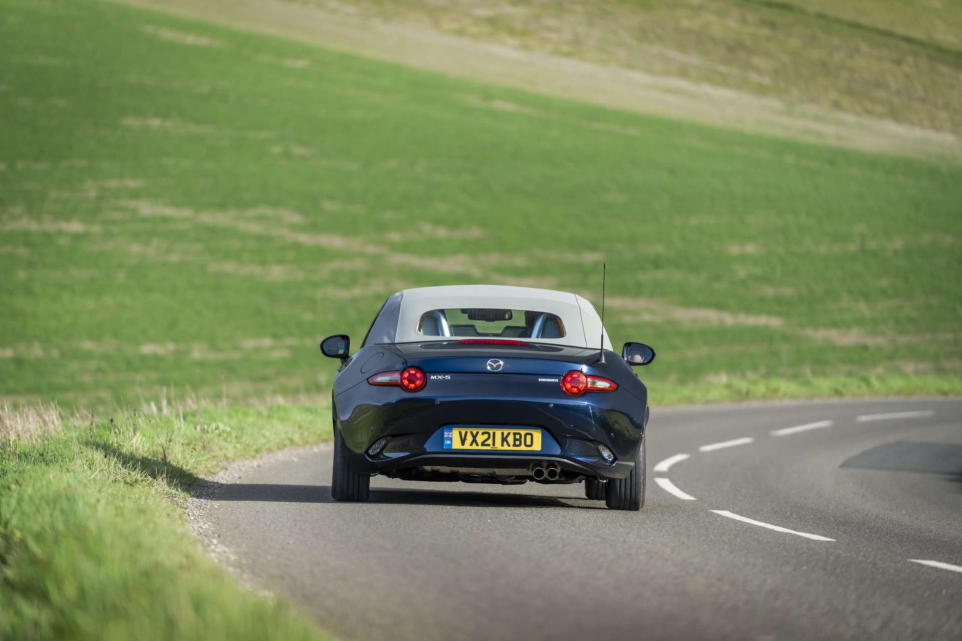 Download 2021 Mazda MX-5 Sport Venture - Rear HD Wallpaper 1920x1280 #53