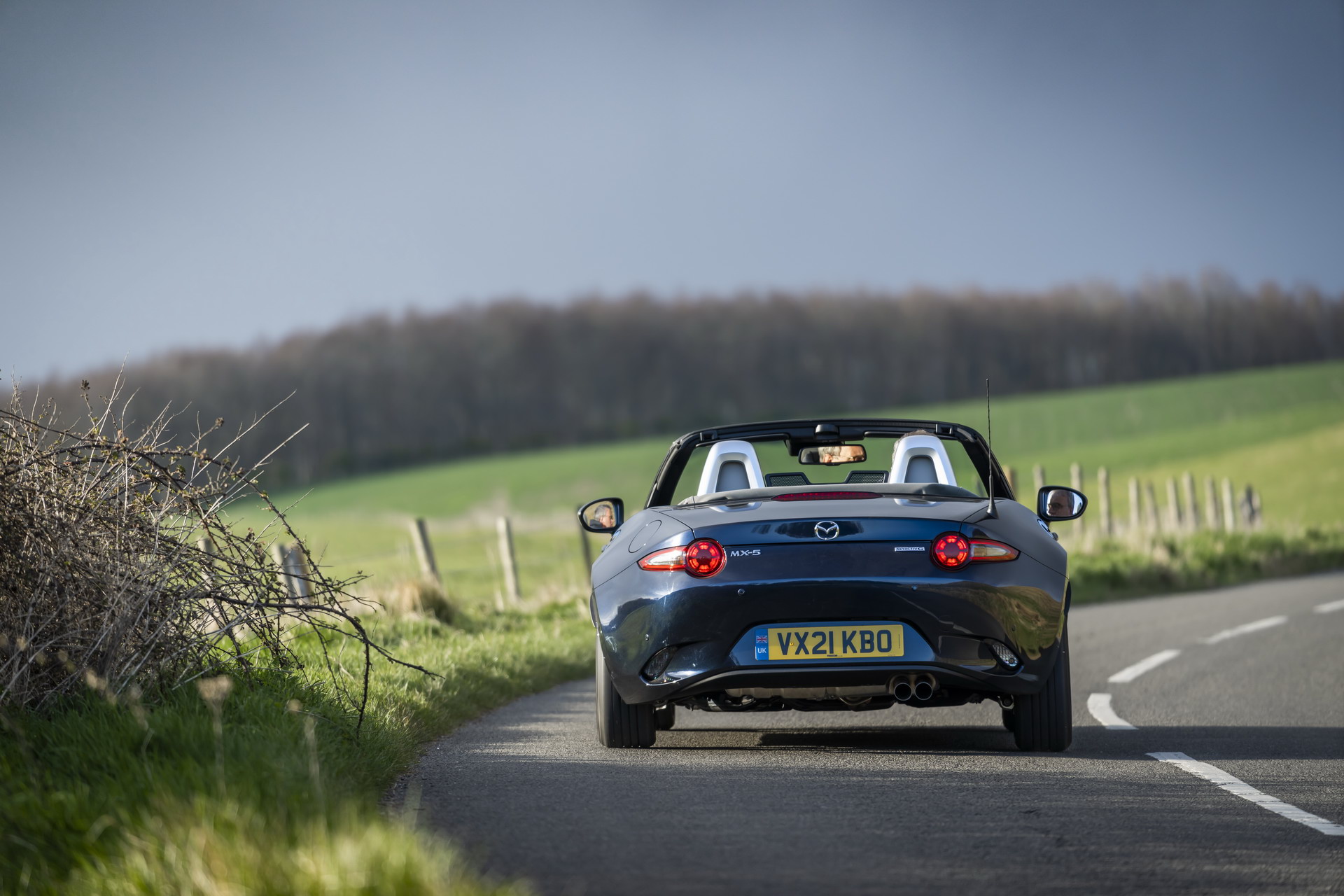 Download 2021 Mazda MX-5 Sport Venture - Rear HD Wallpaper 1920x1280 #71