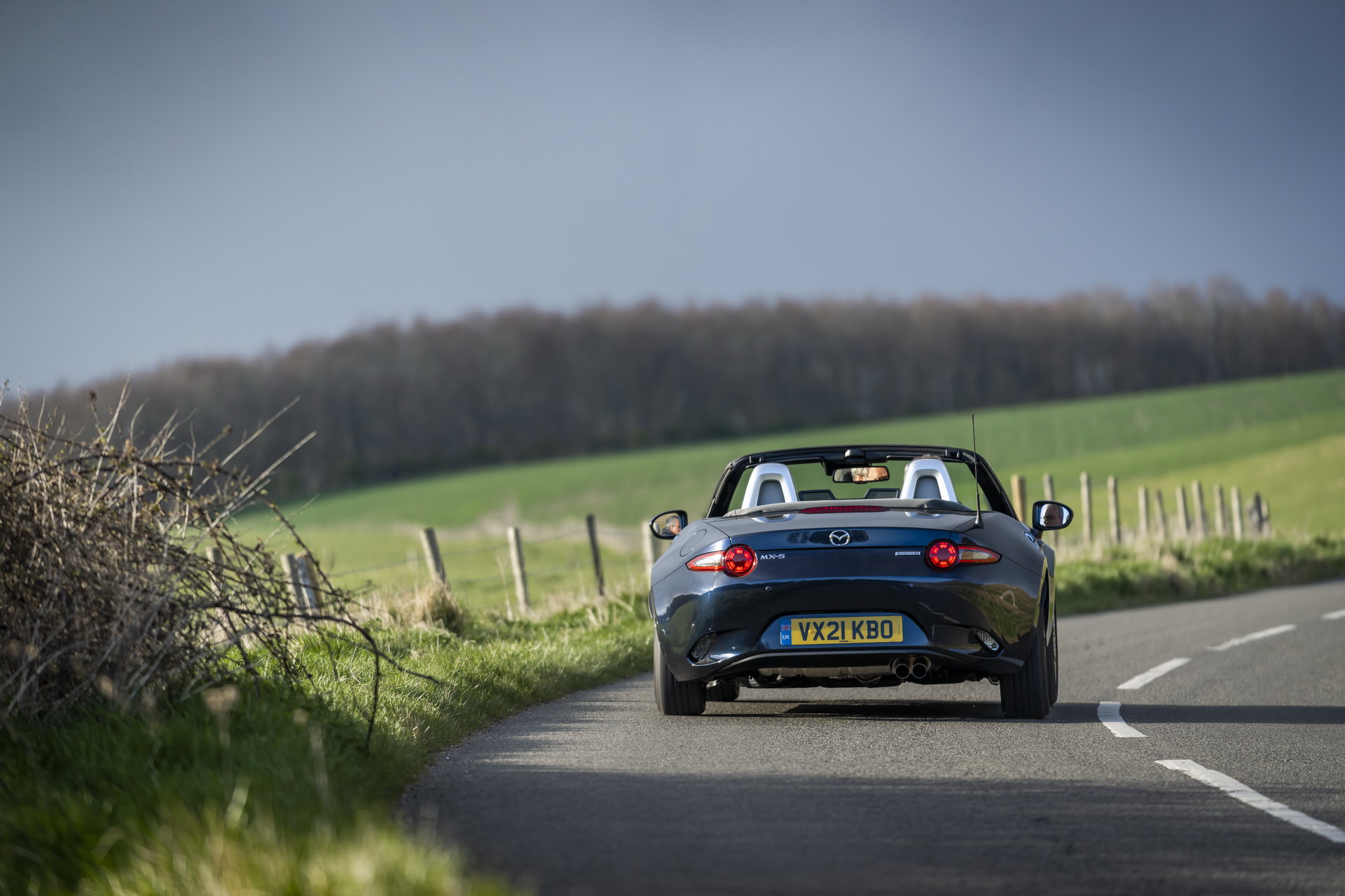 Download 2021 Mazda MX-5 Sport Venture - Rear HD Wallpaper 1920x1280 #72