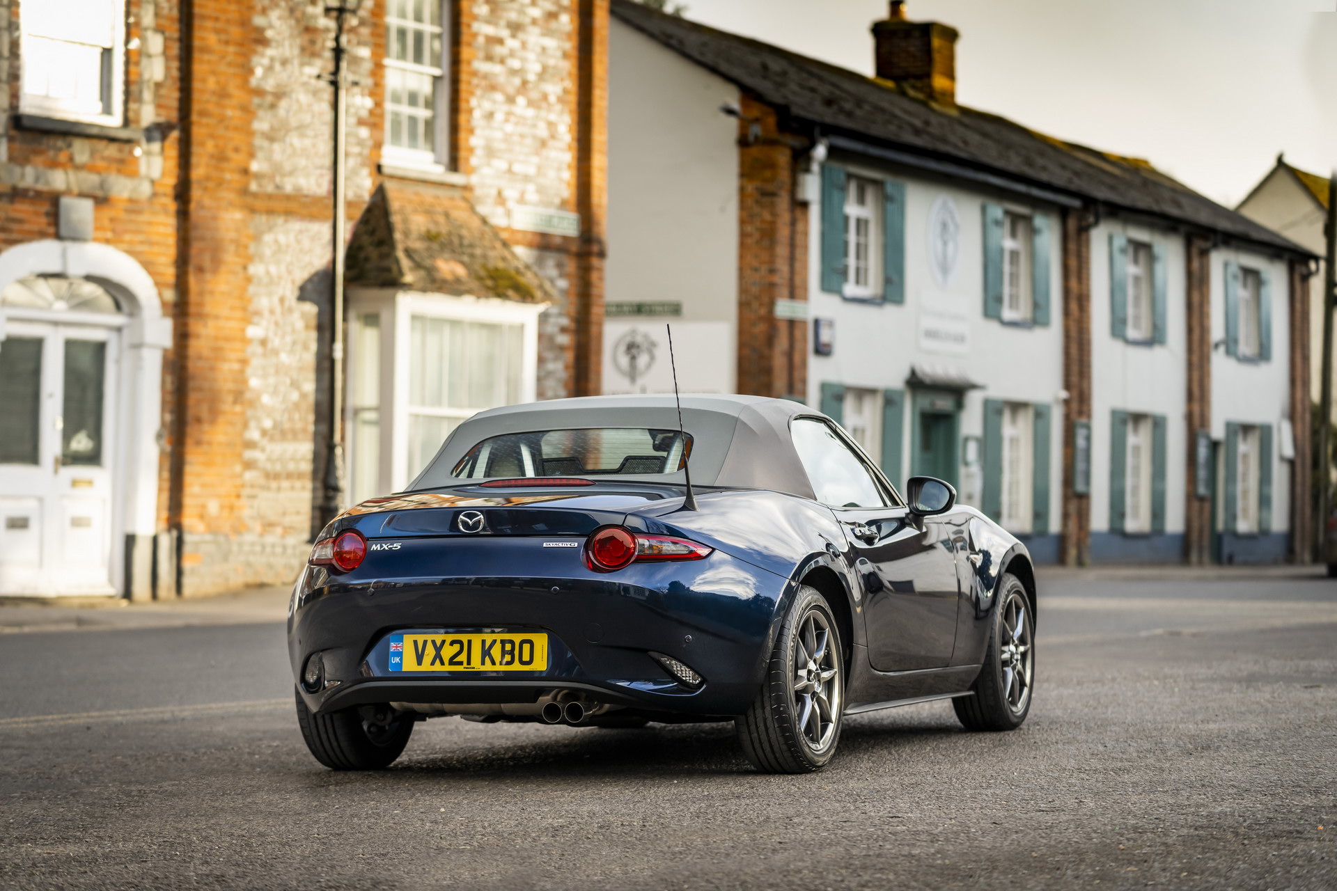 Download 2021 Mazda MX-5 Sport Venture - Rear HD Wallpaper 1920x1280 #133