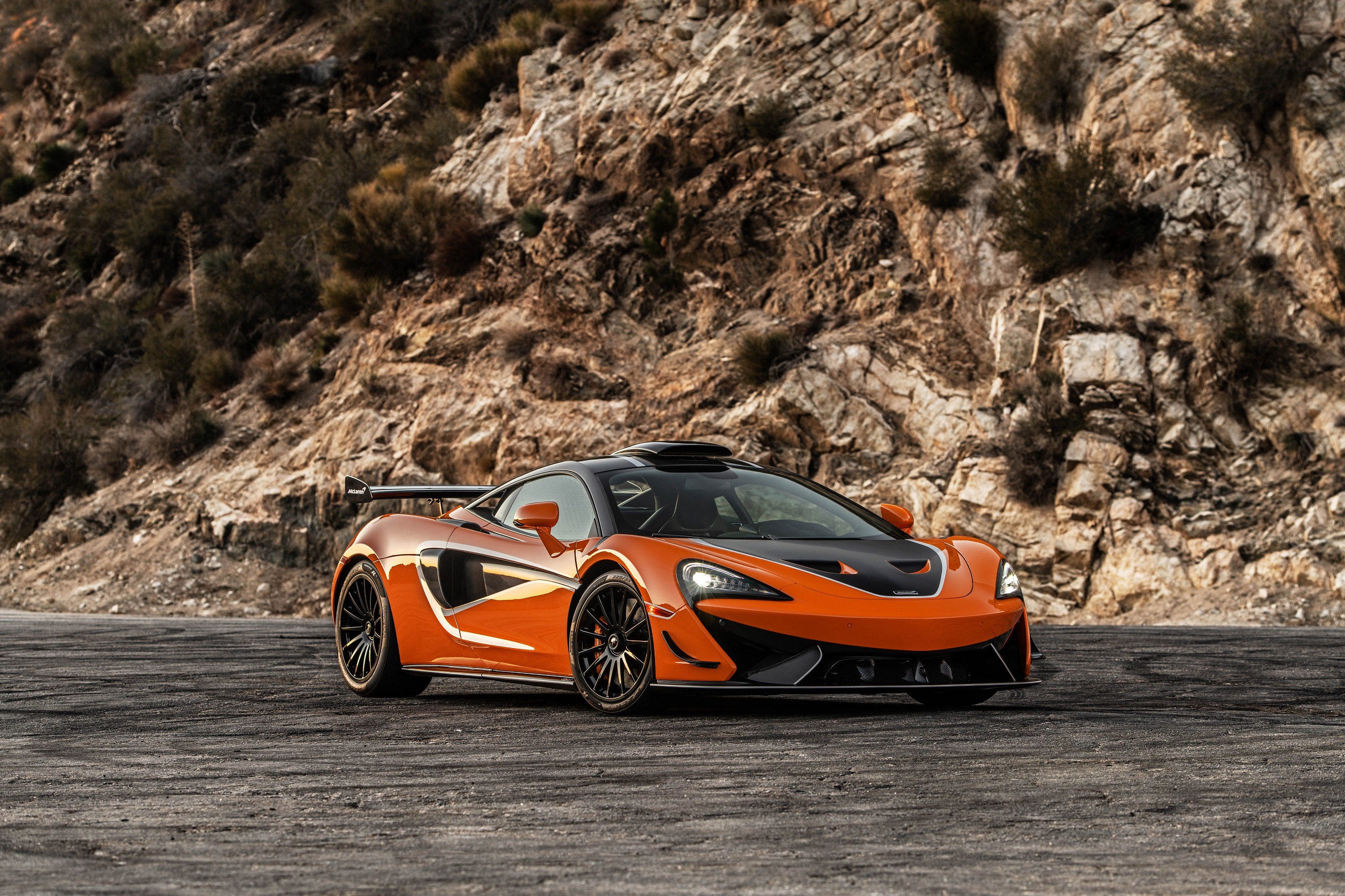 Download 2021 McLaren 620R - Front Three-Quarter HD Wallpaper 2560x1706 #3