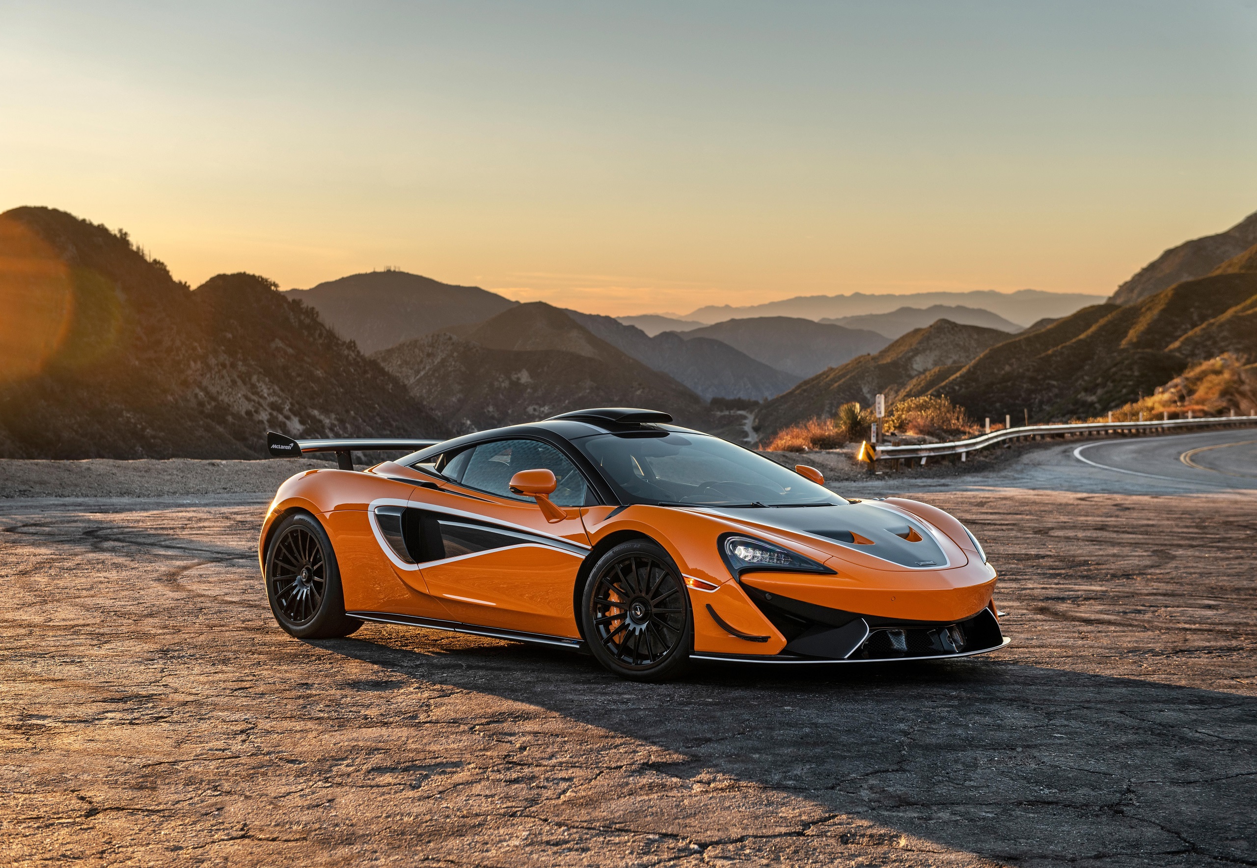 Download 2021 McLaren 620R - Front Three-Quarter HD Wallpaper 2560x1767 #2