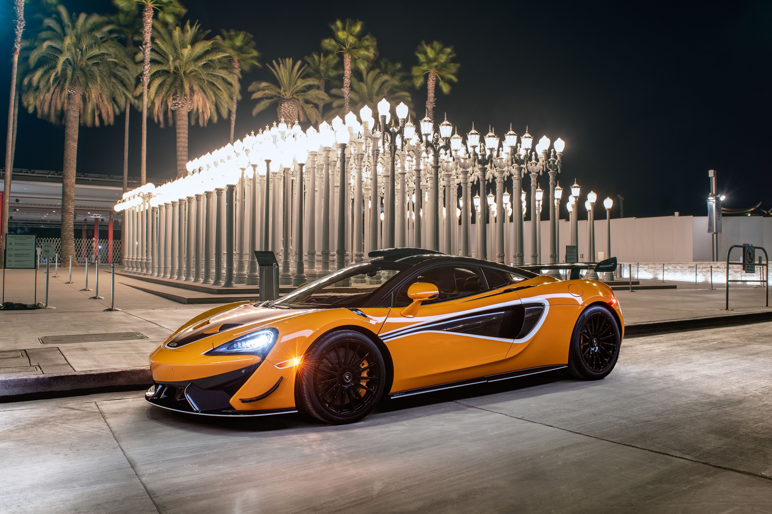 Download 2021 McLaren 620R - Front Three-Quarter HD Wallpaper 2560x1706 #17