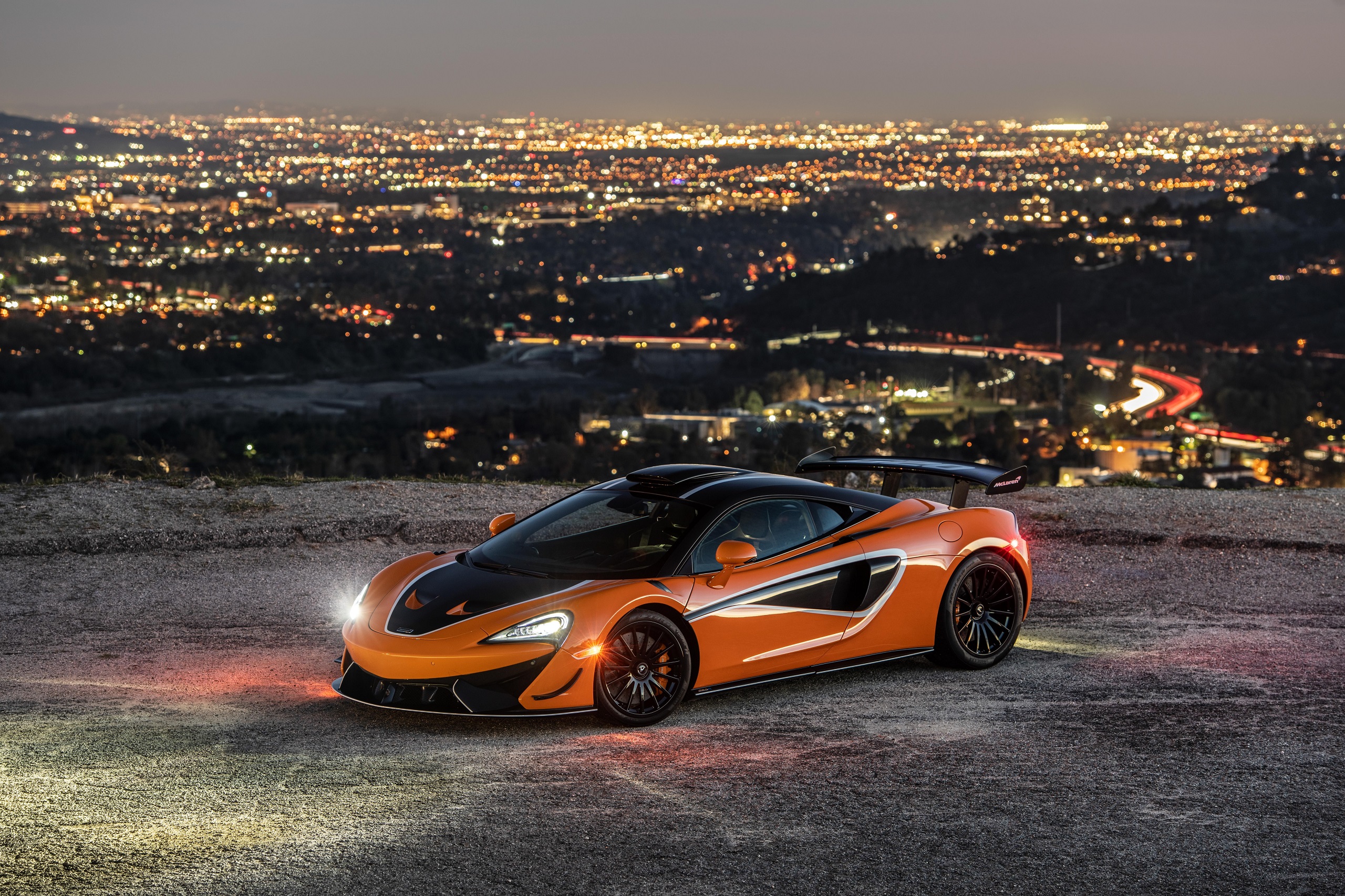 Download 2021 McLaren 620R - Front Three-Quarter HD Wallpaper 2560x1706 #14