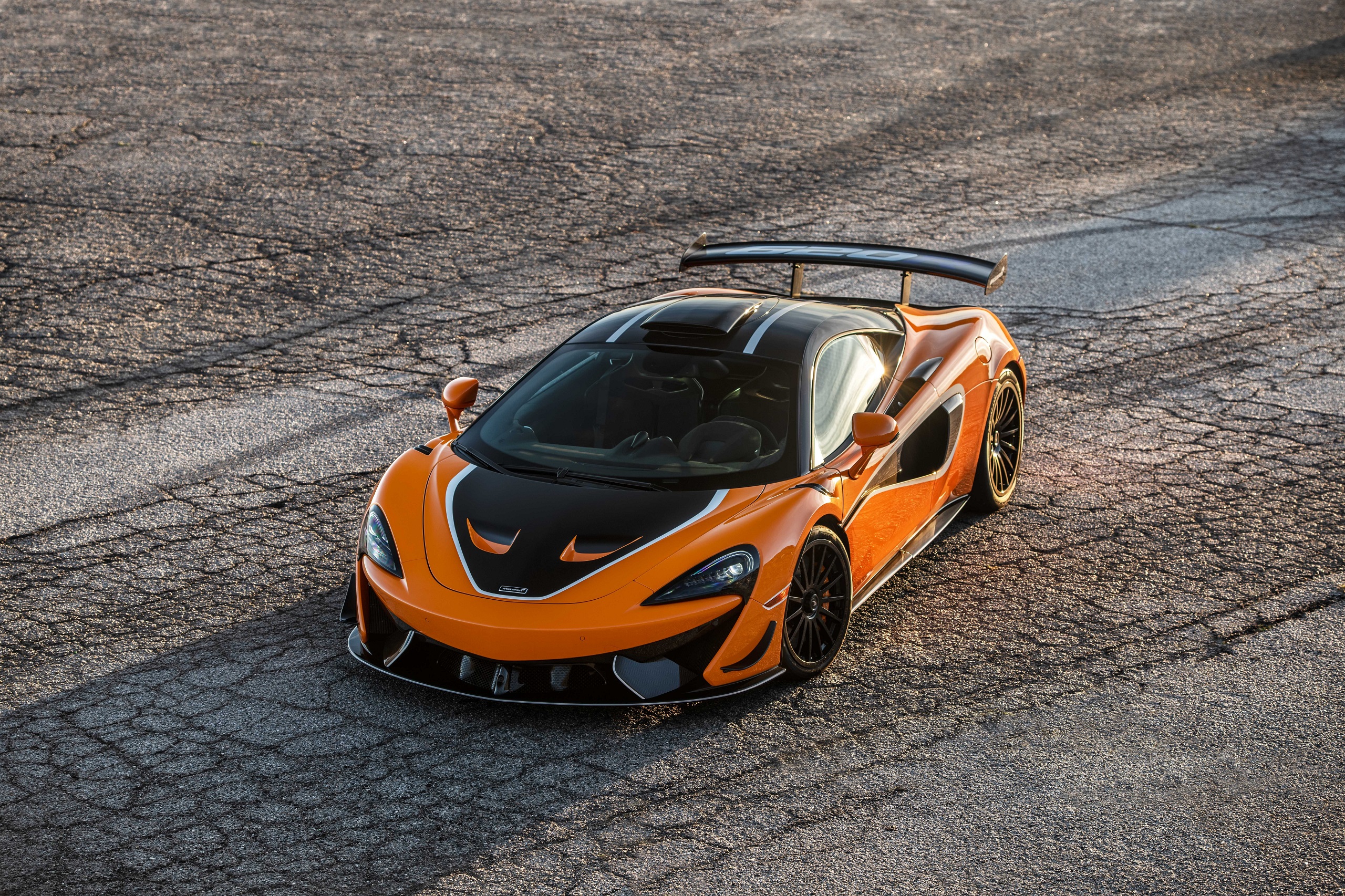 Download 2021 McLaren 620R - Front HD Wallpaper 2560x1706 #1
