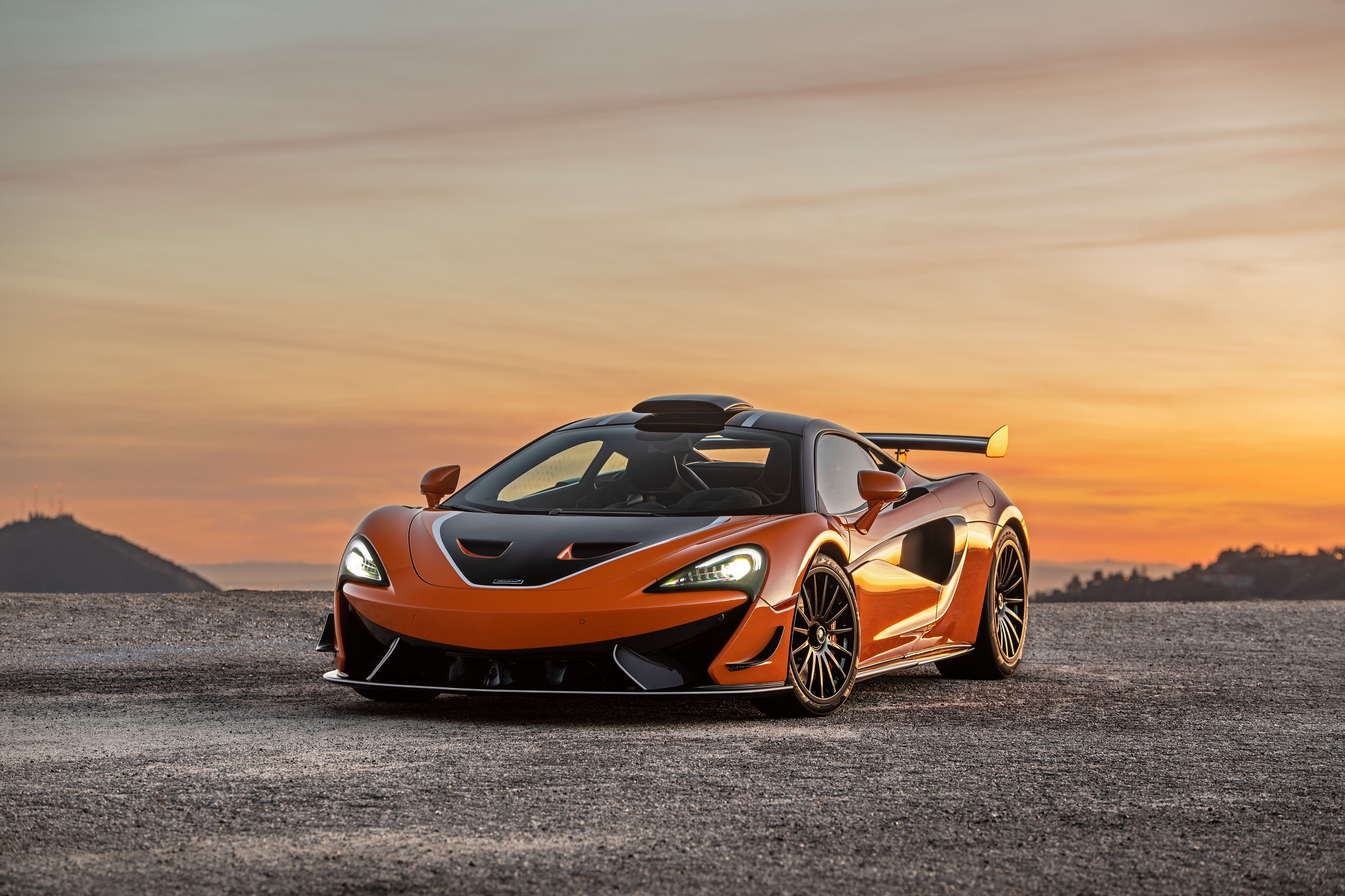 Download 2021 McLaren 620R - Front HD Wallpaper 2560x1706 #5