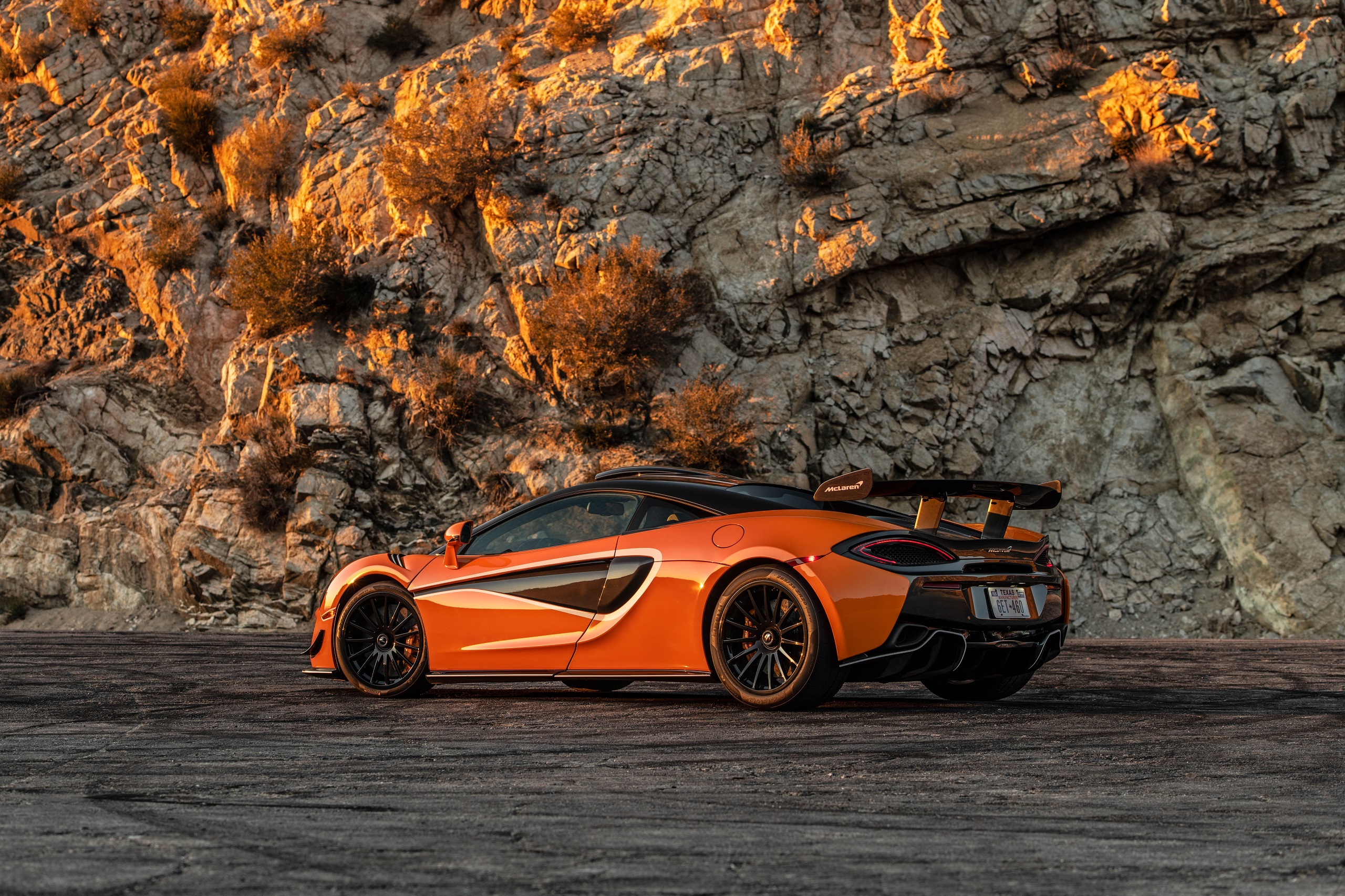 Download 2021 McLaren 620R - Rear Three-Quarter HD Wallpaper 2560x1706 #11