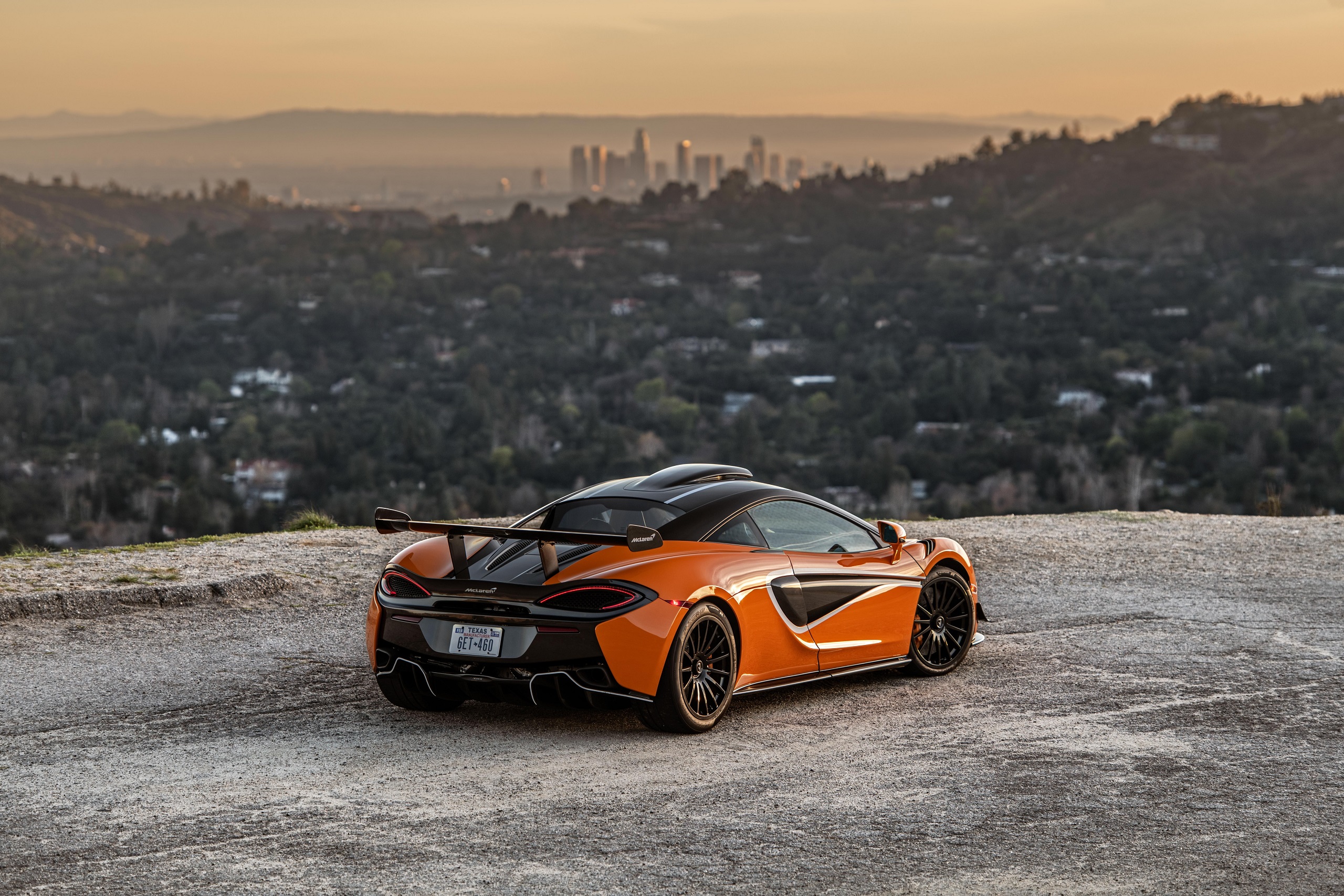 Download 2021 McLaren 620R - Rear Three-Quarter HD Wallpaper 2560x1706 #7