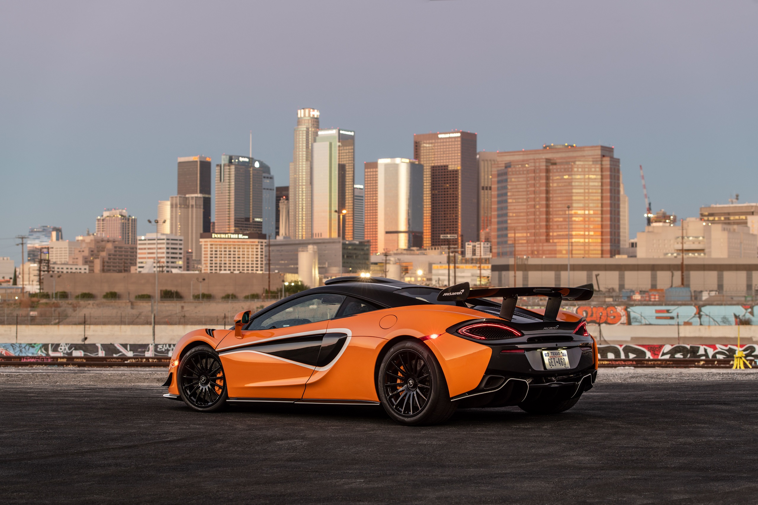 Download 2021 McLaren 620R - Rear Three-Quarter HD Wallpaper 2560x1706 #20