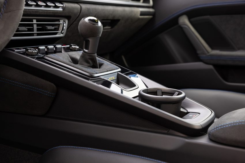 2021 Porsche 911 GT3 MT - Central Console Wallpaper 850x567 #18