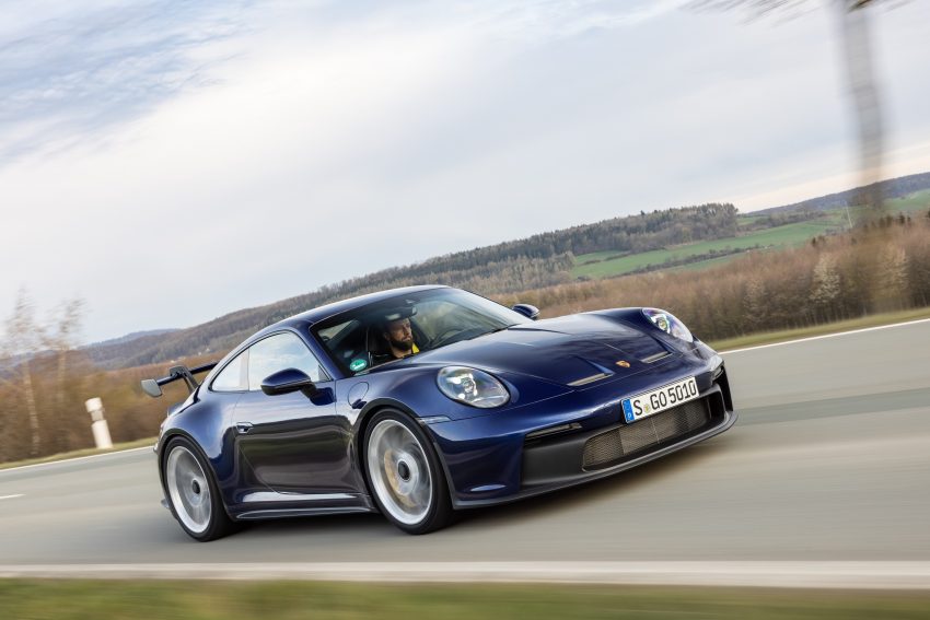 2021 Porsche 911 GT3 MT - Front Three-Quarter Wallpaper 850x567 #3