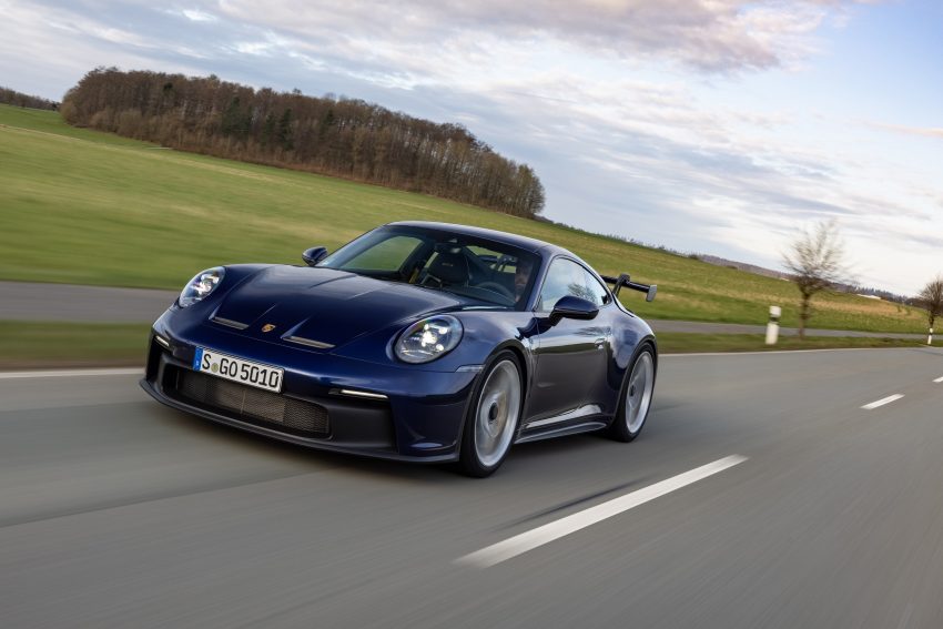 2021 Porsche 911 GT3 MT - Front Three-Quarter Wallpaper 850x567 #1