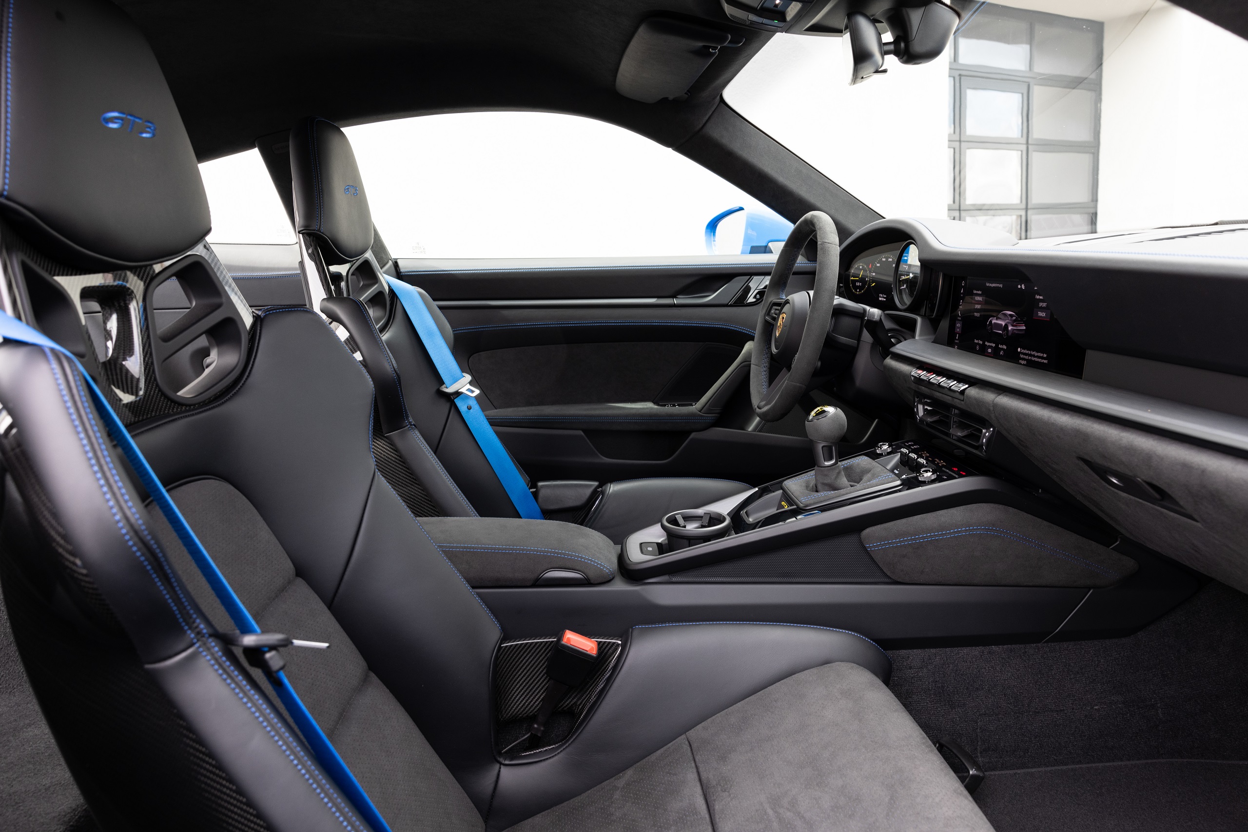 Download 2021 Porsche 911 GT3 MT - Interior, Cockpit HD Wallpaper 2560x1707 #15