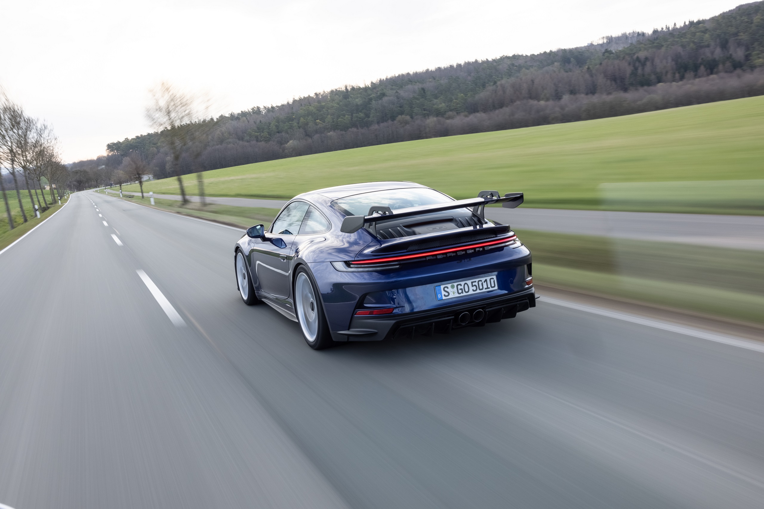 Download 2021 Porsche 911 GT3 MT - Rear HD Wallpaper 2560x1707 #10