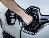2021 Renault Zoe Van - Charging Wallpaper 190x150