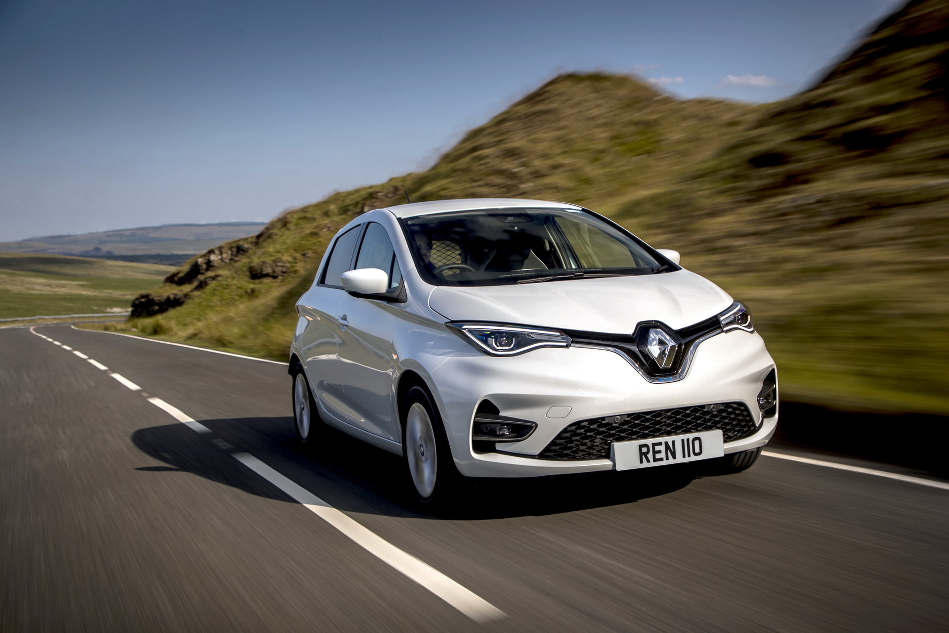 Download 2021 Renault Zoe Van - Front Three-Quarter HD Wallpaper 1920x1280 #1