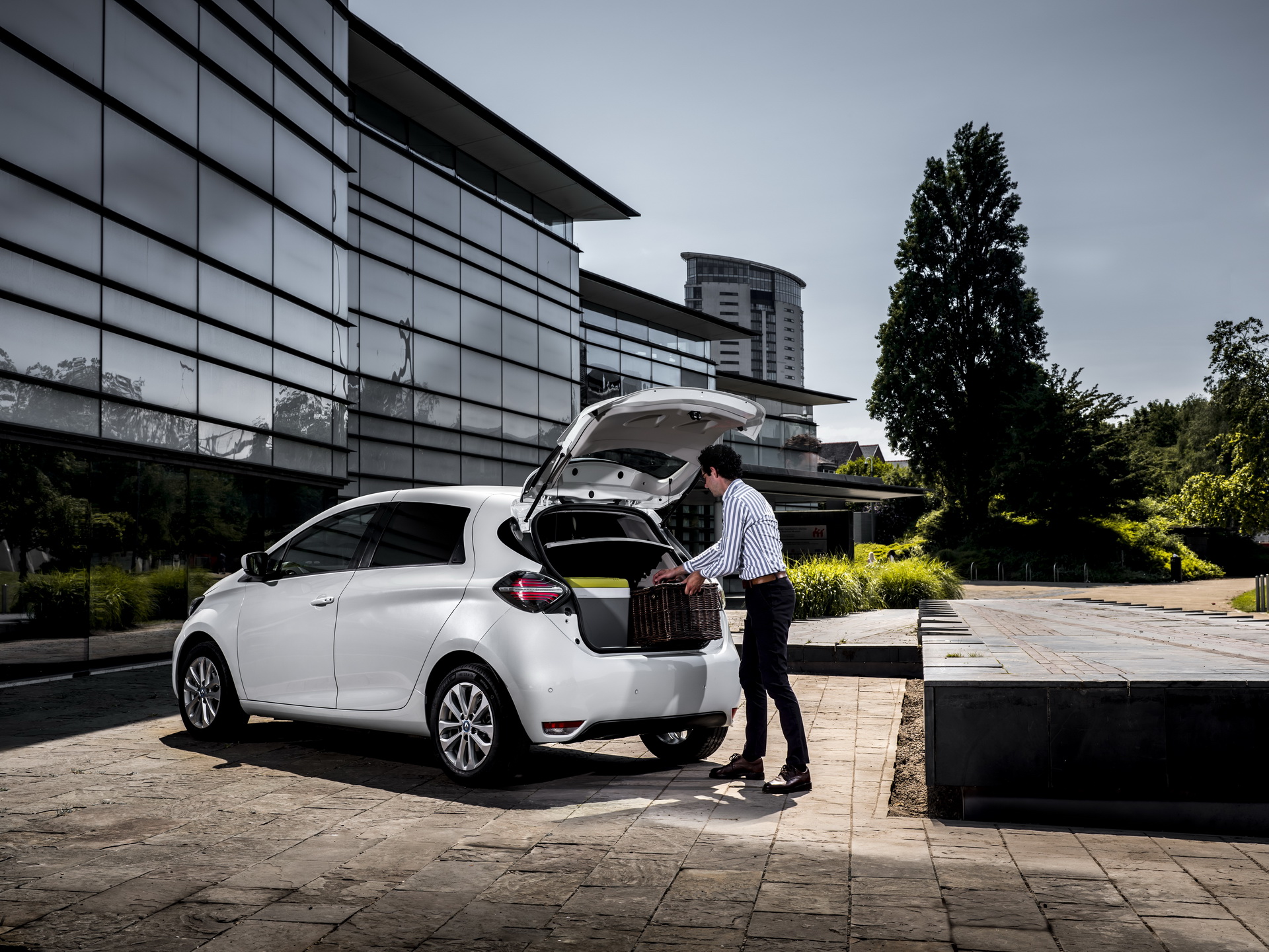 Download 2021 Renault Zoe Van - Rear Three-Quarter HD Wallpaper 1920x1440 #8
