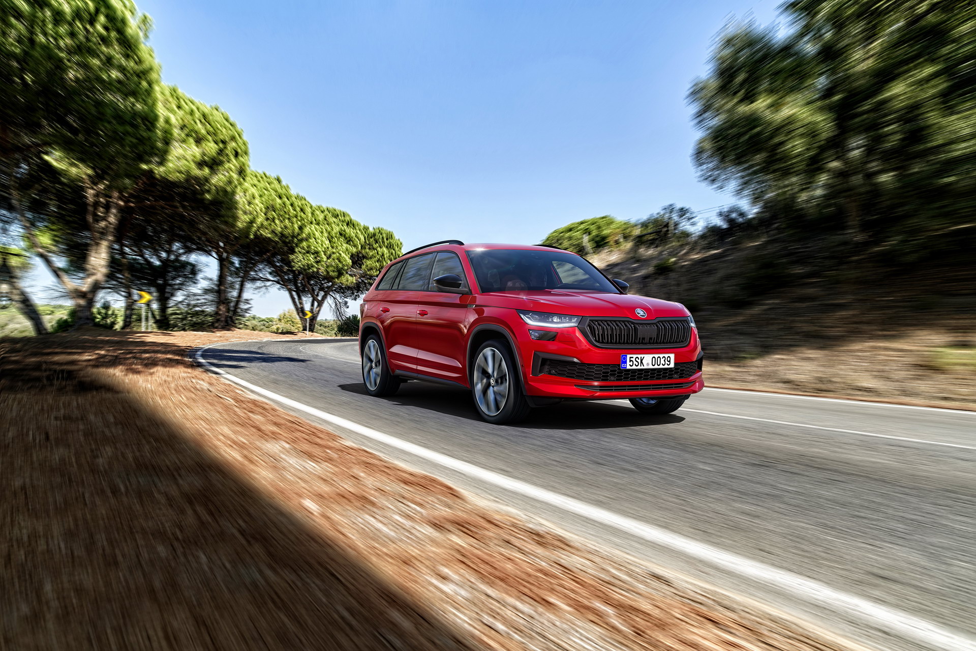 Download 2021 Skoda Kodiaq - Front Three-Quarter HD Wallpaper 1920x1280 #10