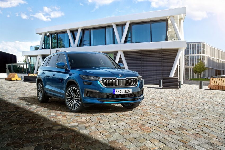 2021 Skoda Kodiaq - Front Three-Quarter Wallpaper 850x567 #11