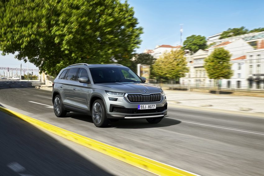 2021 Skoda Kodiaq - Front Three-Quarter Wallpaper 850x567 #3