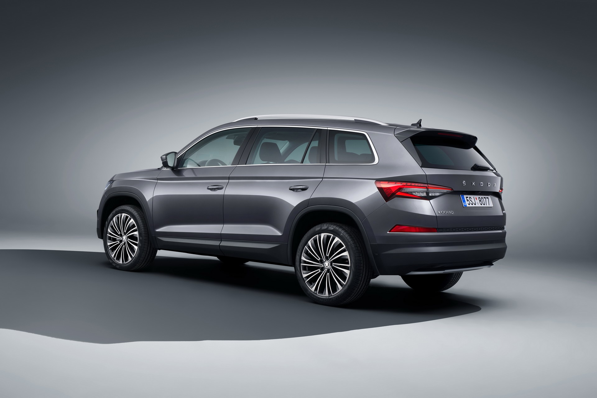 Download 2021 Skoda Kodiaq - Rear Three-Quarter HD Wallpaper 1920x1281 #27