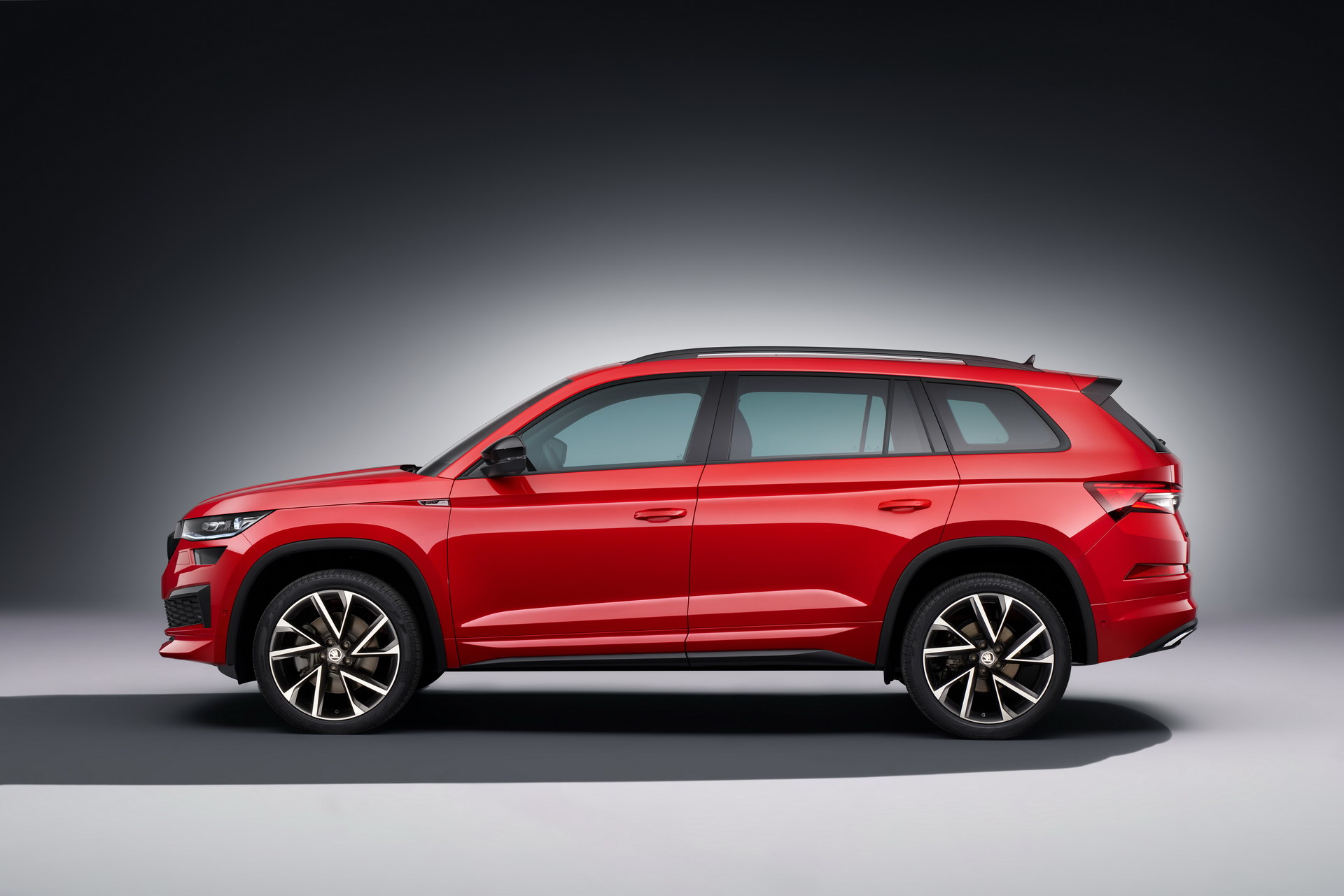 Download 2021 Skoda Kodiaq - Side HD Wallpaper 1920x1281 #19