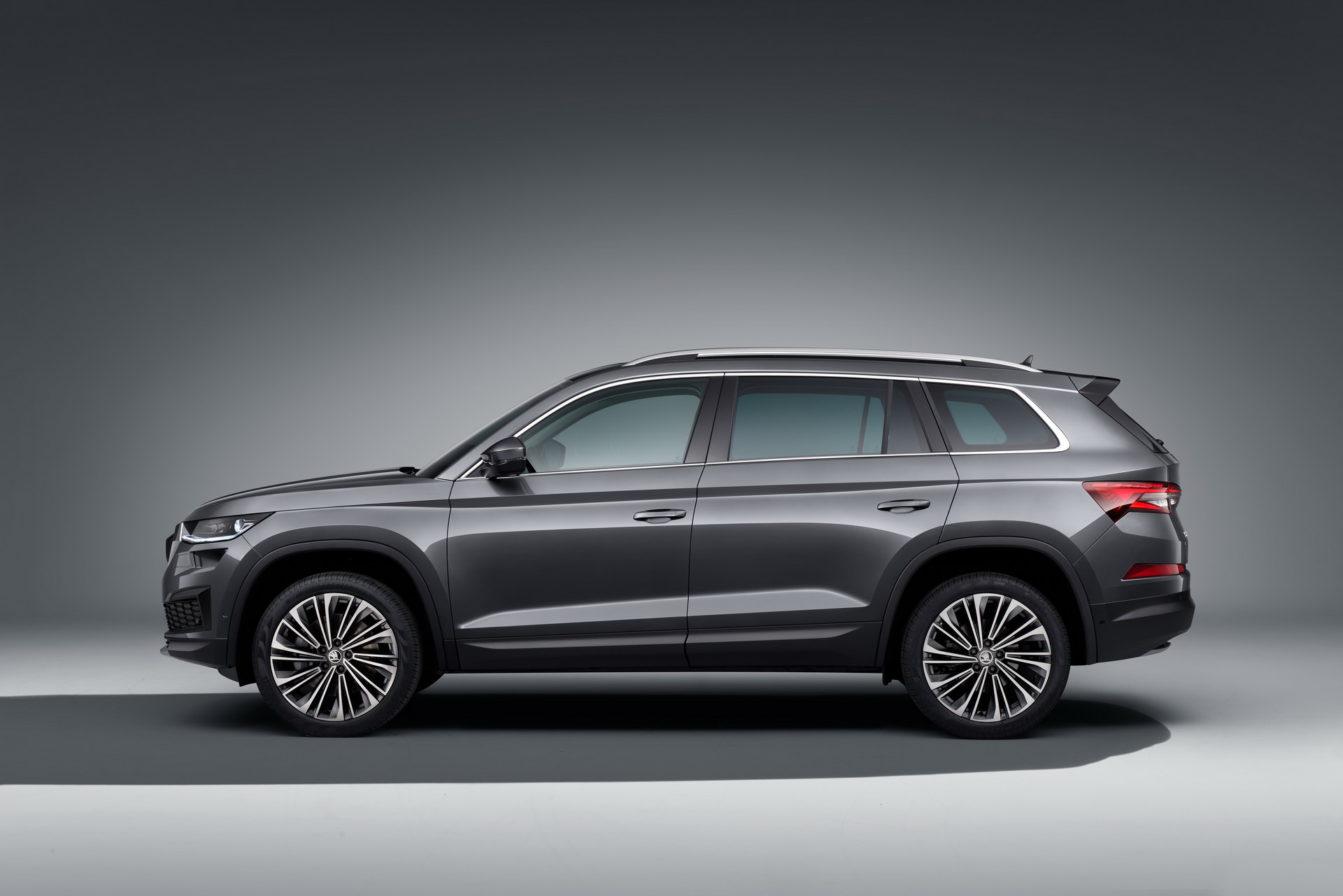 Download 2021 Skoda Kodiaq - Side HD Wallpaper 1920x1281 #29