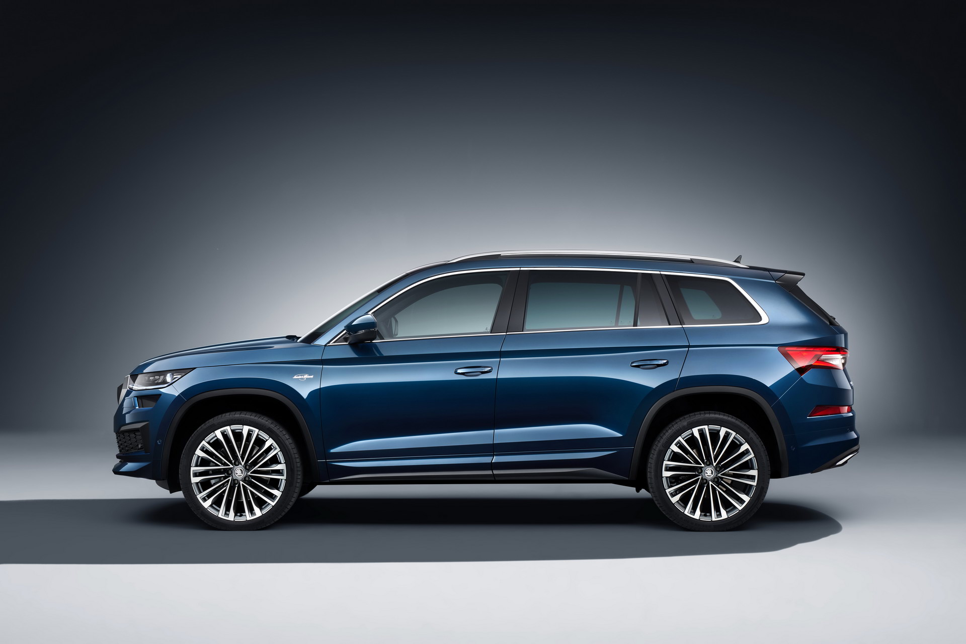 Download 2021 Skoda Kodiaq - Side HD Wallpaper 1920x1281 #24