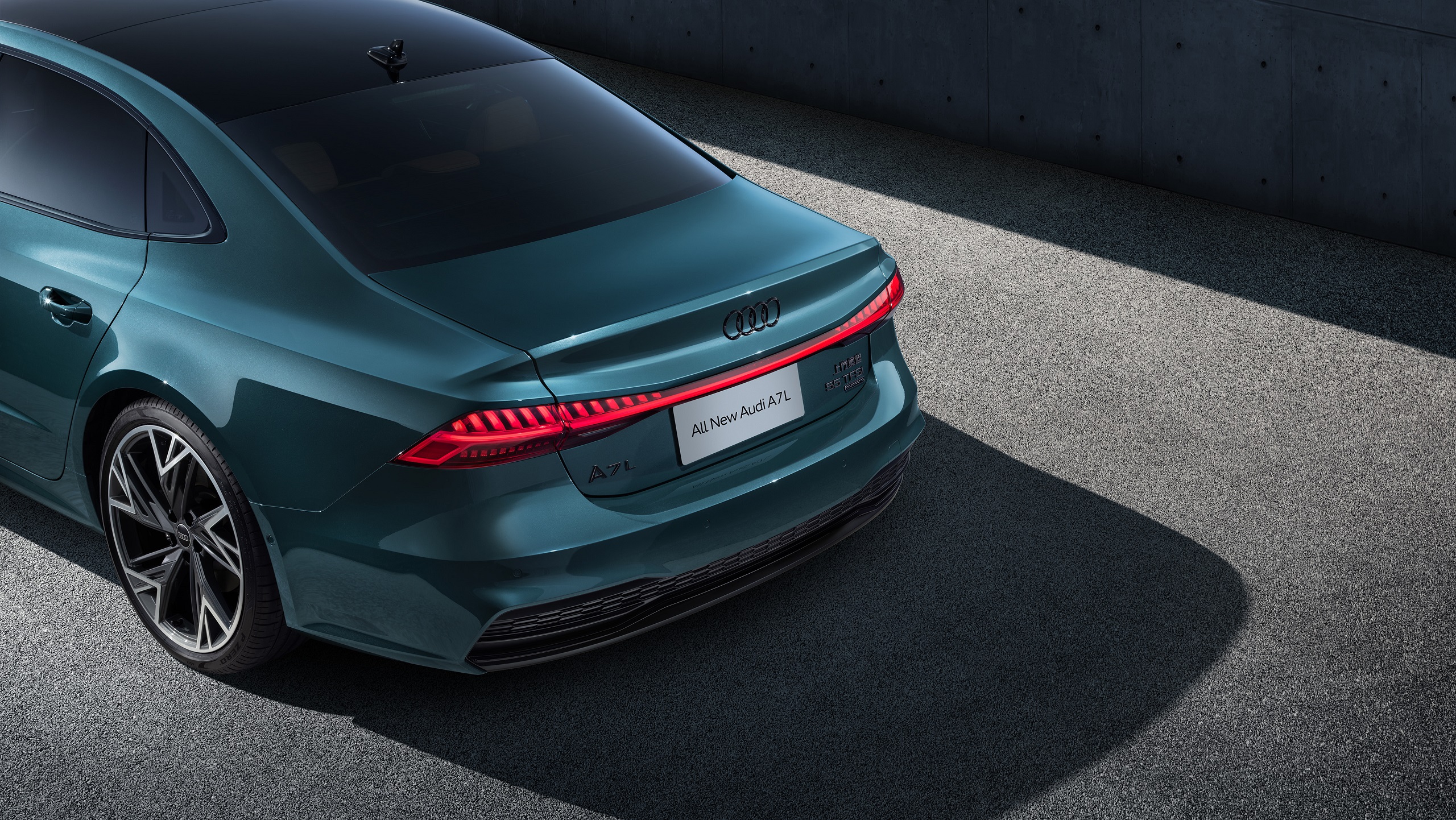 Download 2022 Audi A7L 55 TFSI quattro S line edition one - Detail HD Wallpaper 2560x1442 #12