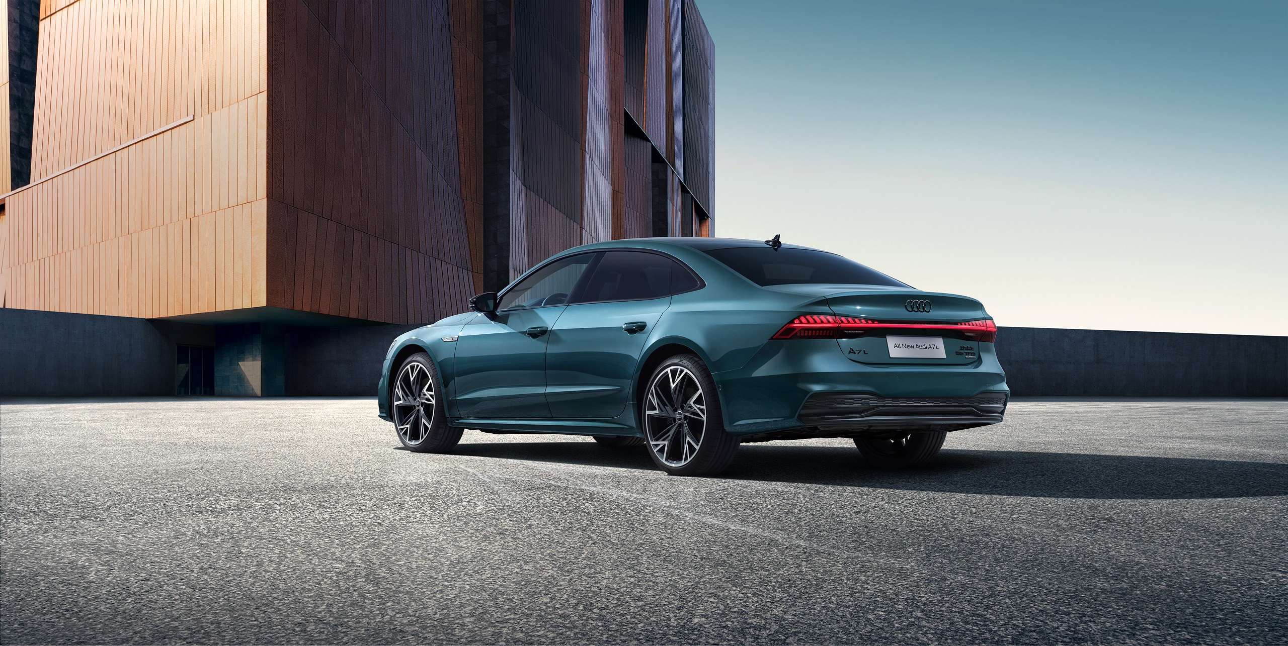 Download 2022 Audi A7L 55 TFSI quattro S line edition one - Rear Three-Quarter HD Wallpaper 2560x1285 #3