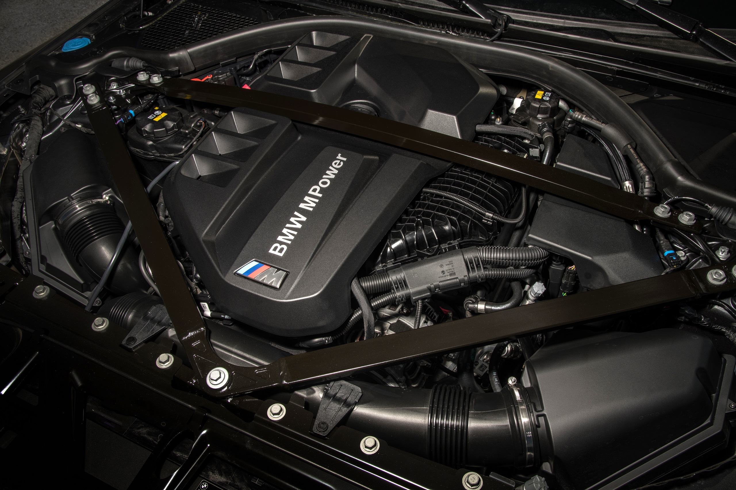Download 2022 BMW M3 Competition M xDrive - Engine HD Wallpaper 2560x1706 #37