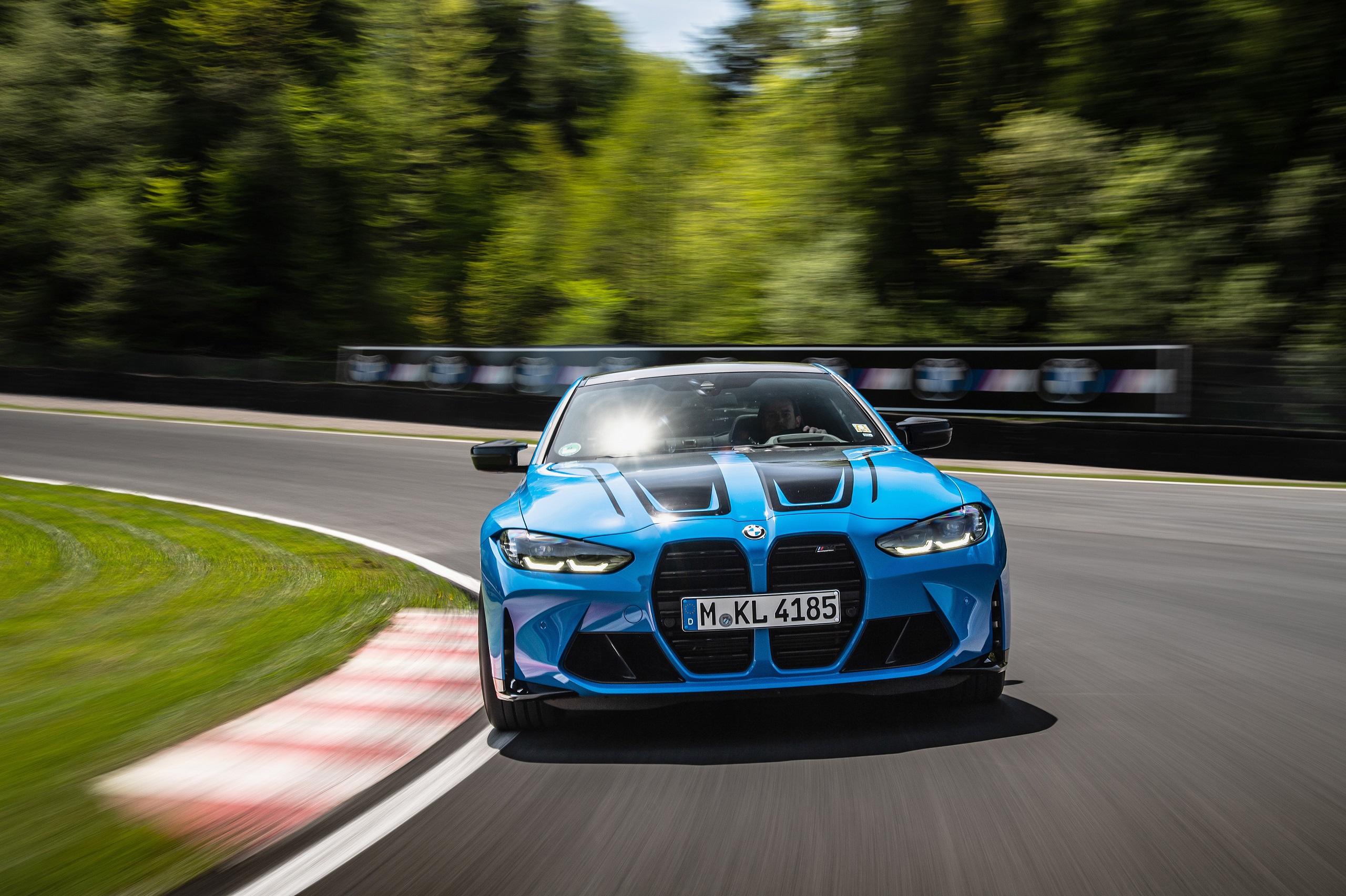 Download 2022 BMW M4 Competition M xDrive - Front HD Wallpaper 2560x1706 #46