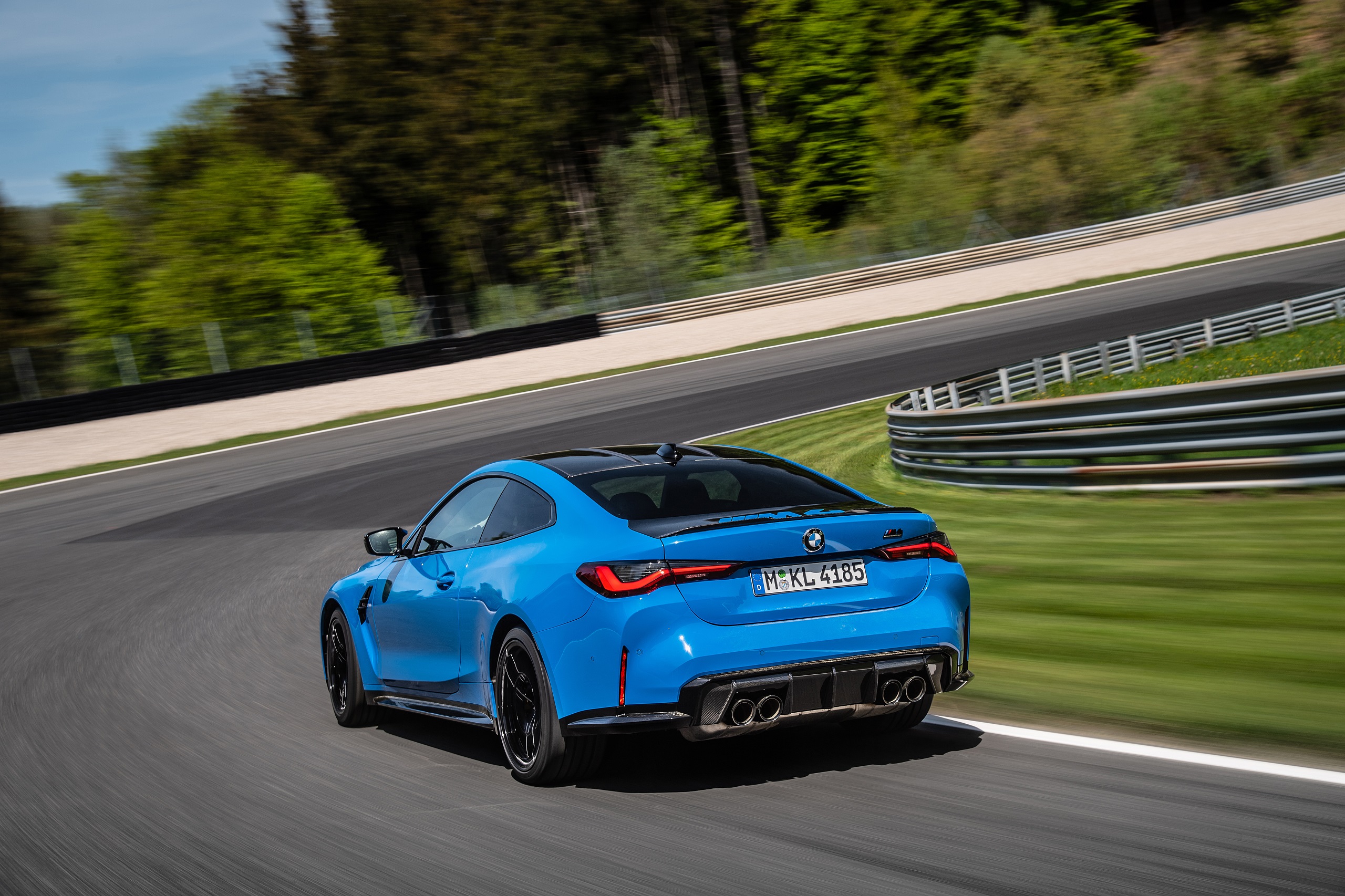 Download 2022 BMW M4 Competition M xDrive - Rear Three-Quarter HD Wallpaper 2560x1706 #49