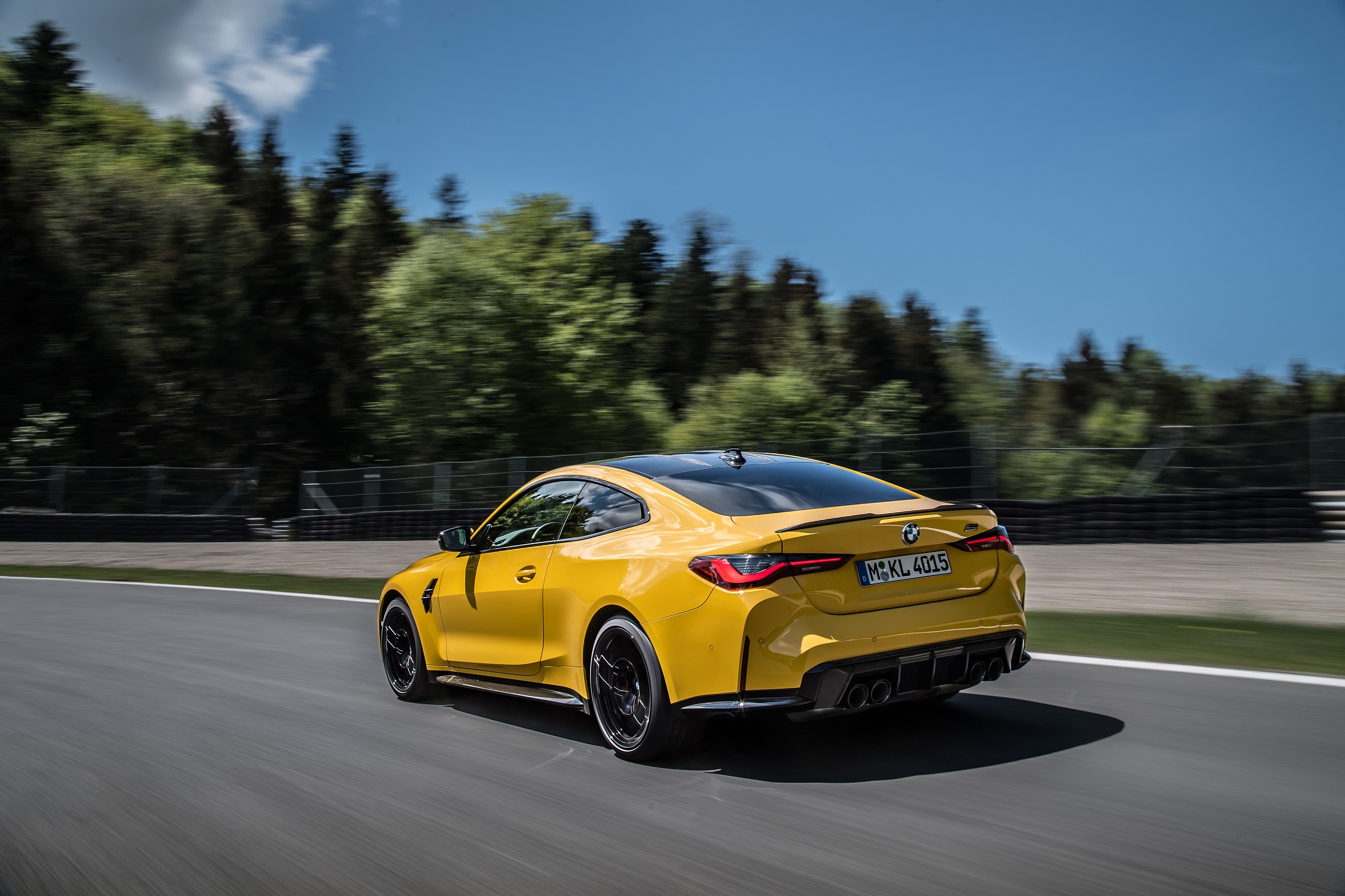 Download 2022 BMW M4 Competition M xDrive - Rear Three-Quarter HD Wallpaper 2560x1706 #63