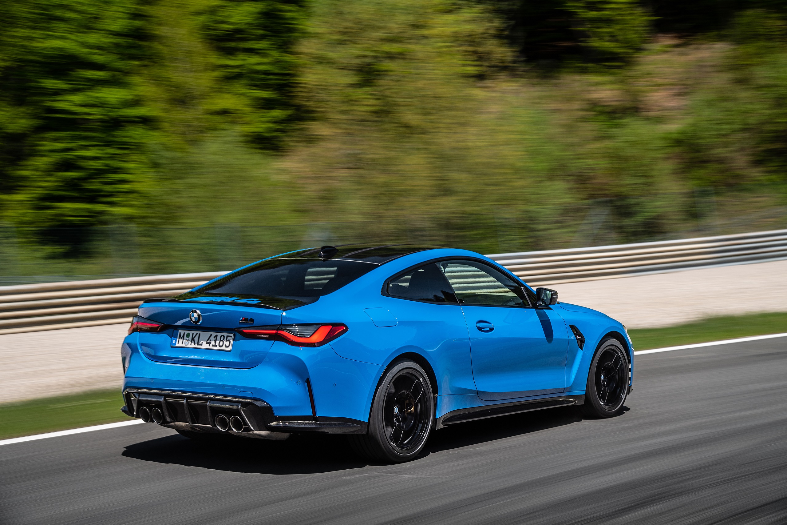 Download 2022 BMW M4 Competition M xDrive - Rear Three-Quarter HD Wallpaper 2560x1706 #51