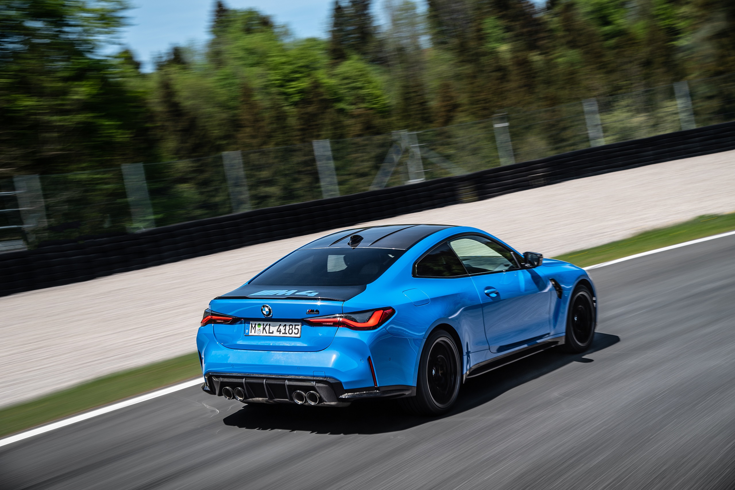 Download 2022 BMW M4 Competition M xDrive - Rear Three-Quarter HD Wallpaper 2560x1706 #52