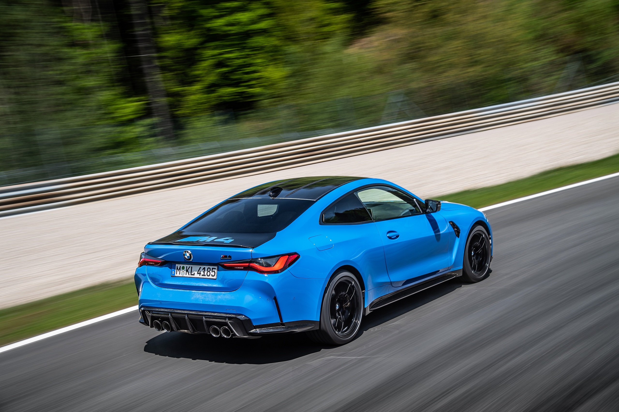 Download 2022 BMW M4 Competition M xDrive - Rear Three-Quarter HD Wallpaper 2560x1706 #53