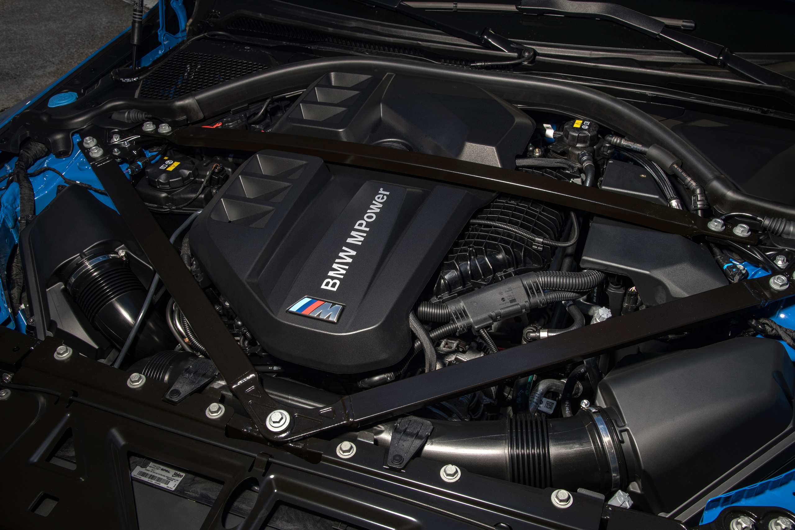 Download 2022 BMW M4 Competition M xDrive - Engine HD Wallpaper 2560x1706 #38