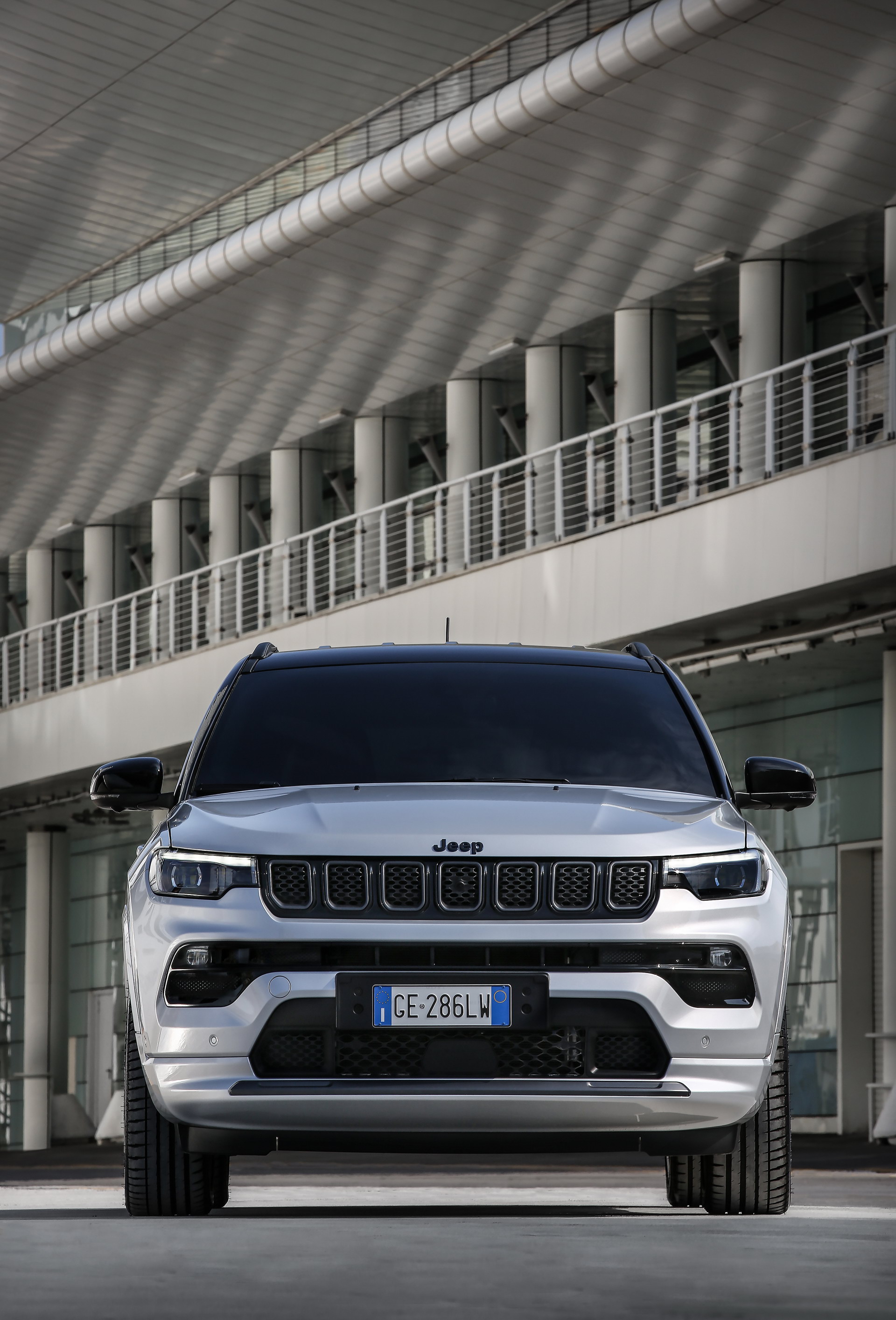 Download 2022 Jeep Compass S 4xe - Front HD Phone Wallpaper 1920x2830 #6